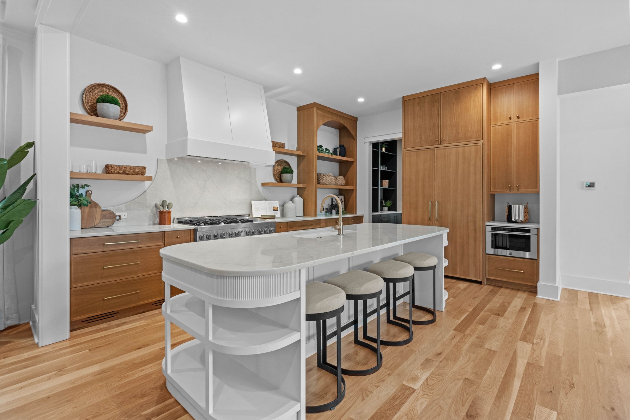 3411 Richards St Property Photo 8