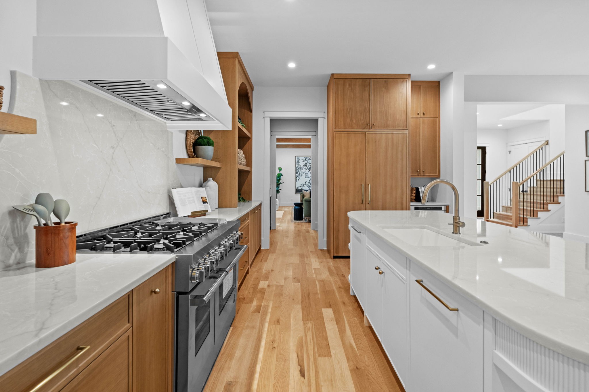 3411 Richards St Property Photo 10