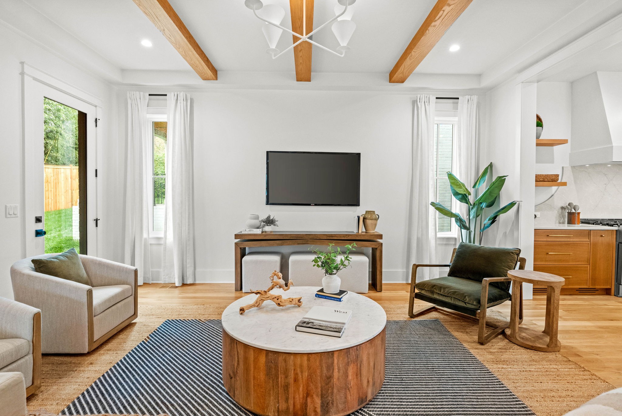 3411 Richards St Property Photo 14