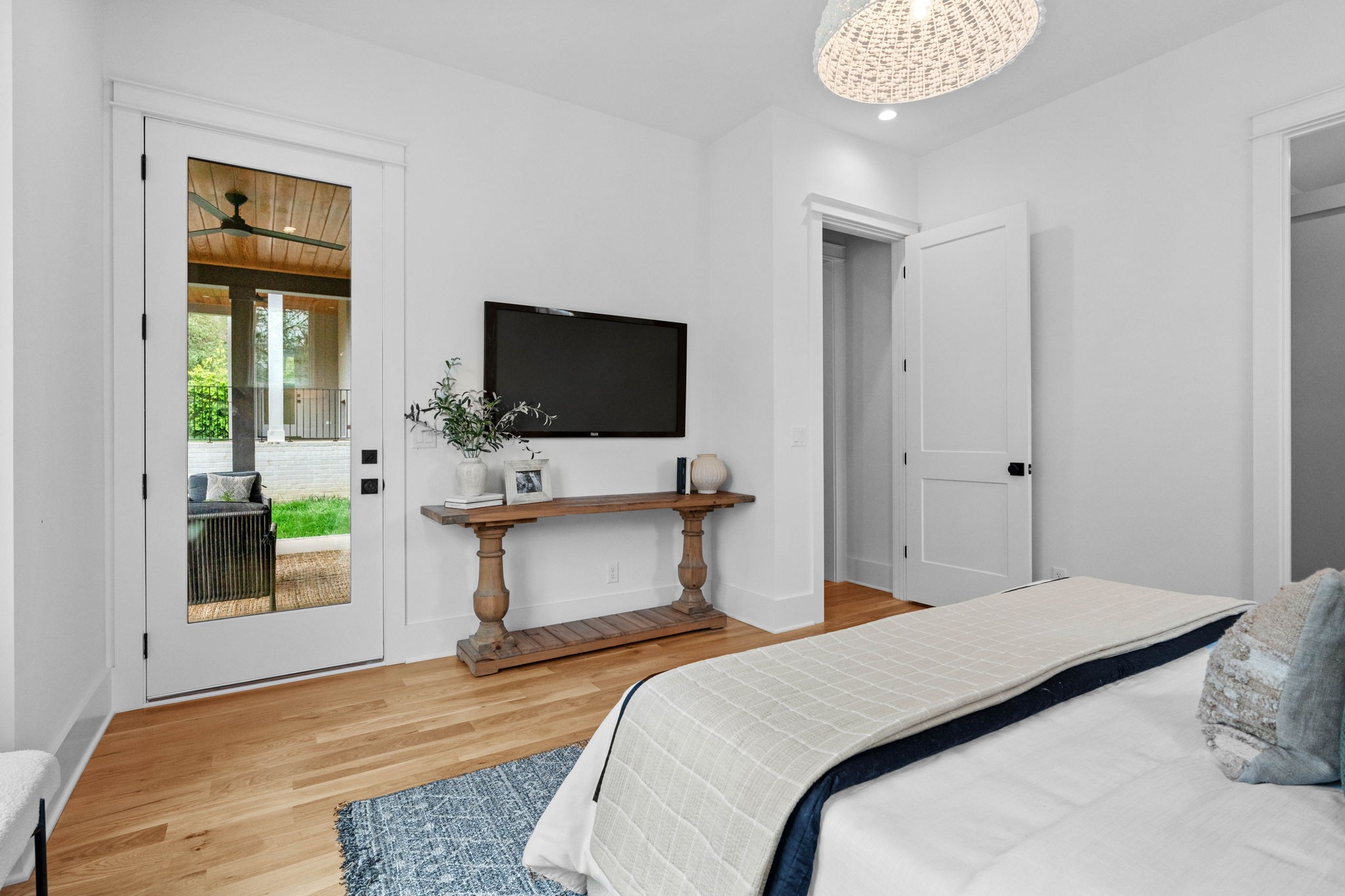 3411 Richards St Property Photo 18