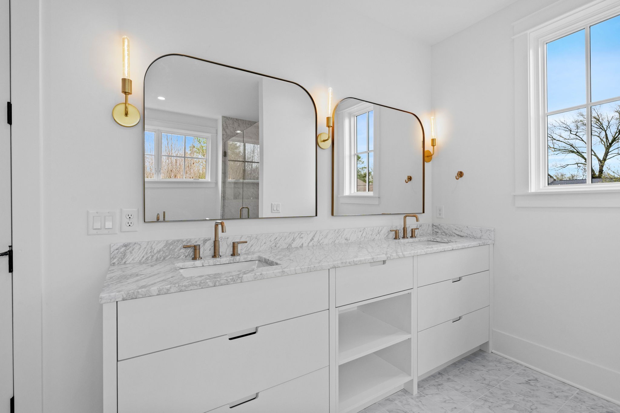 3411 Richards St Property Photo 26