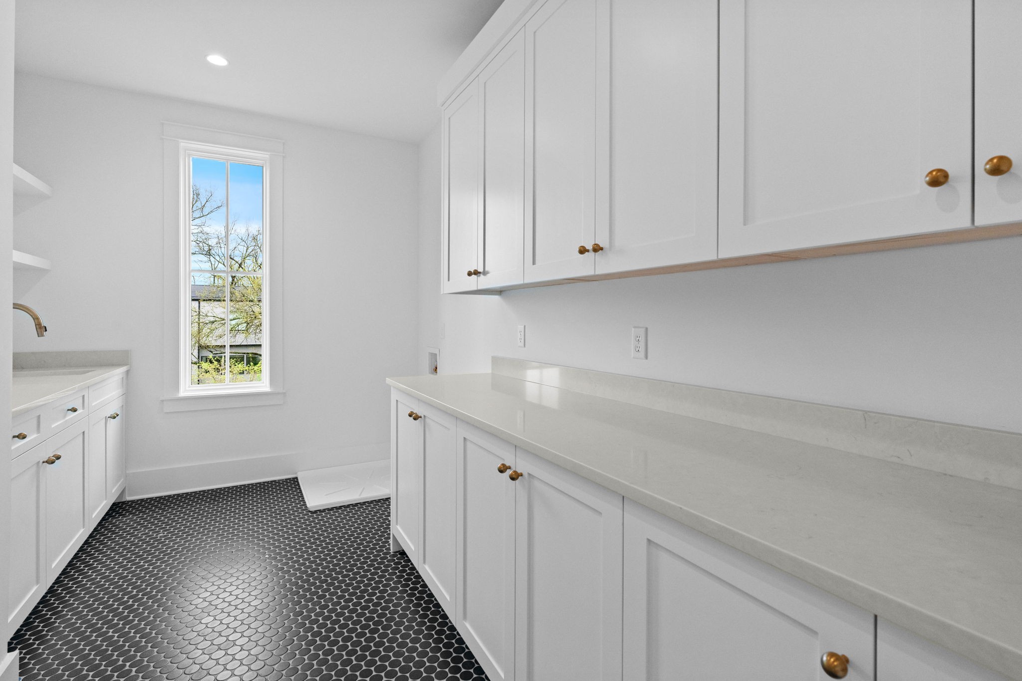 3411 Richards St Property Photo 37