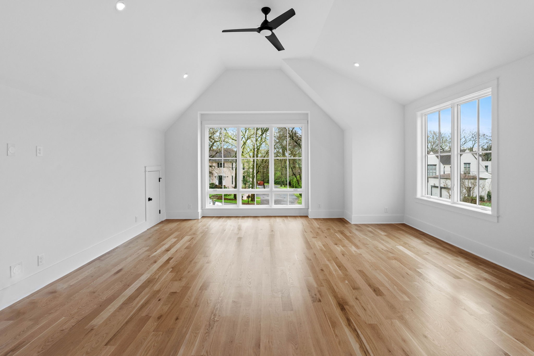 3411 Richards St Property Photo 40