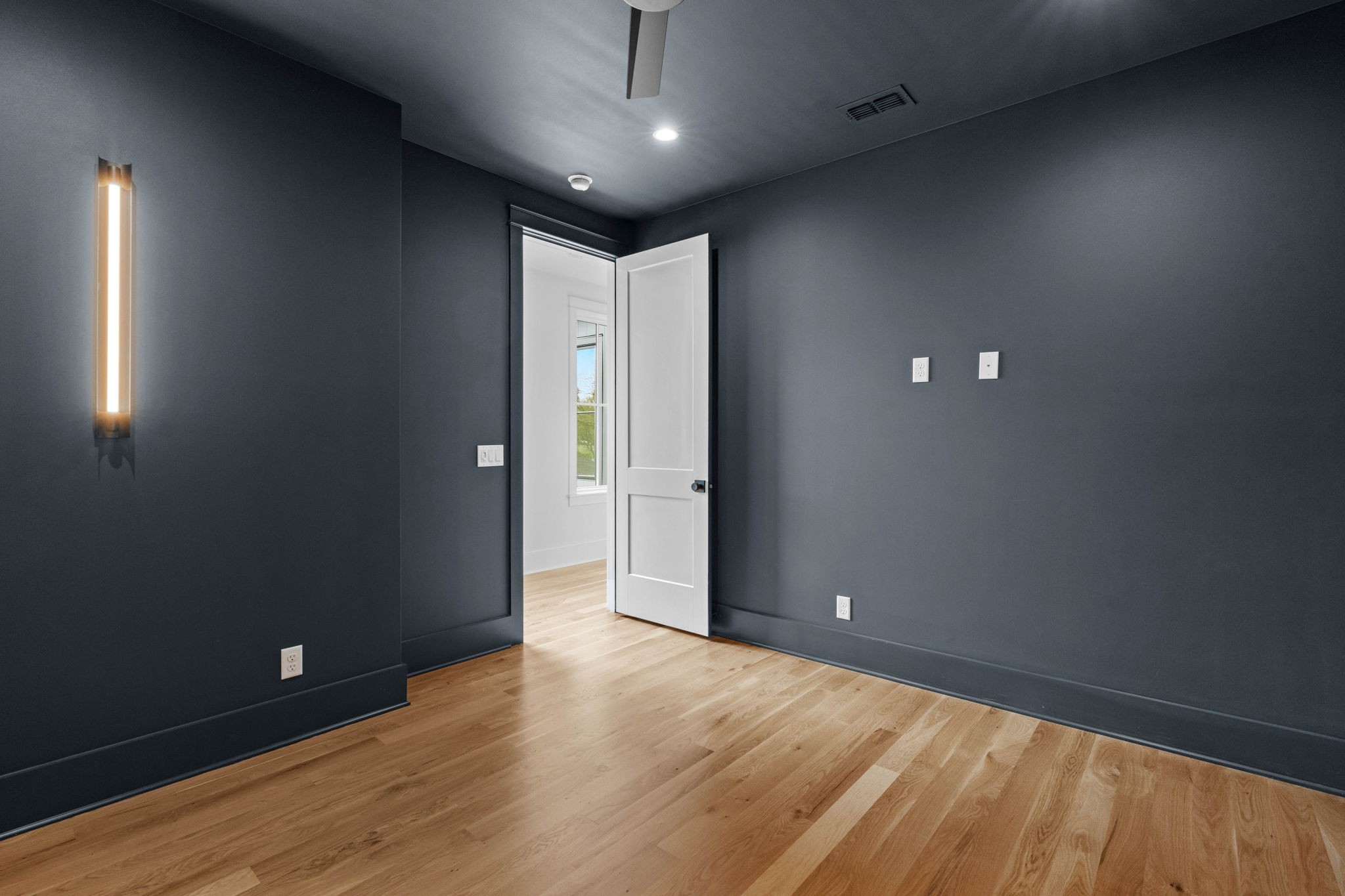 3411 Richards St Property Photo 44