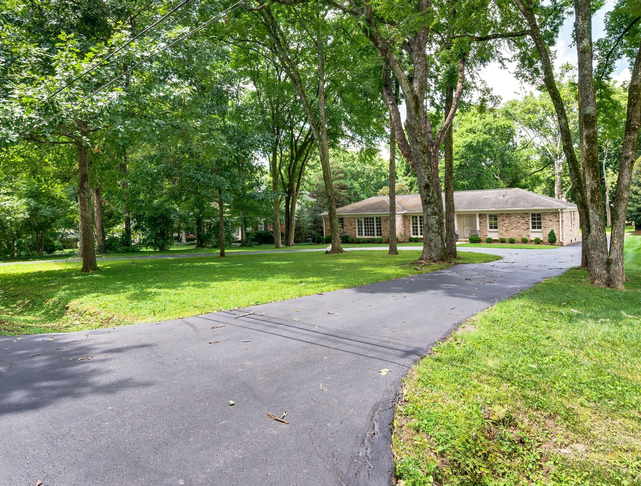 703 Woodleigh Dr Property Photo 1