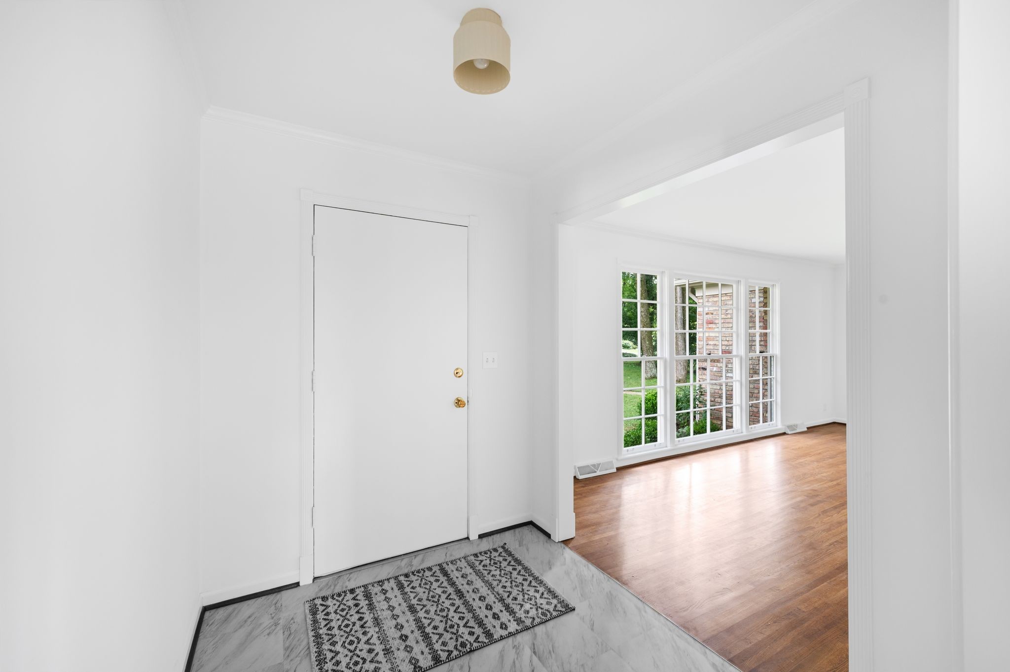 703 Woodleigh Dr Property Photo 3