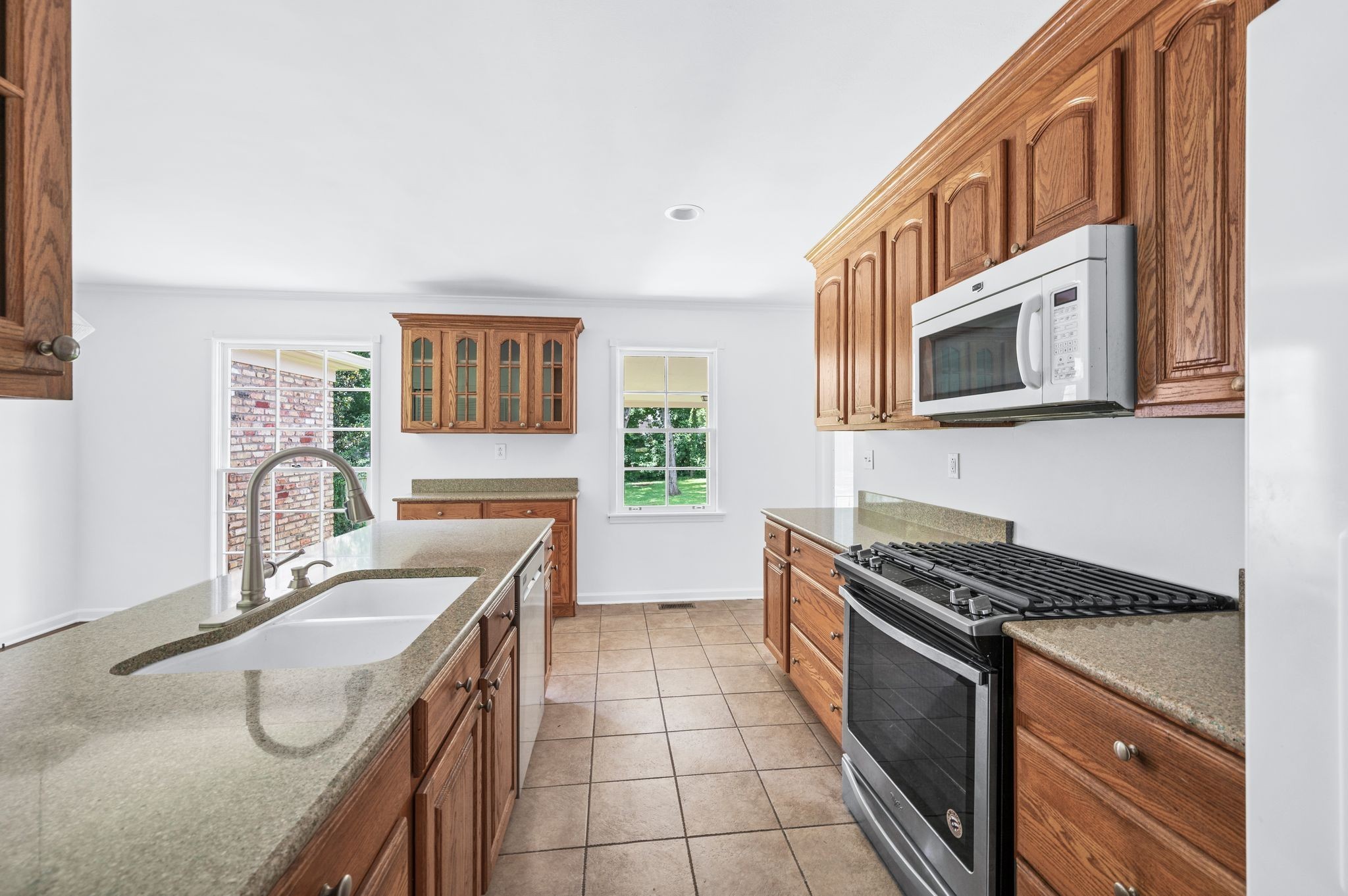 703 Woodleigh Dr Property Photo 7