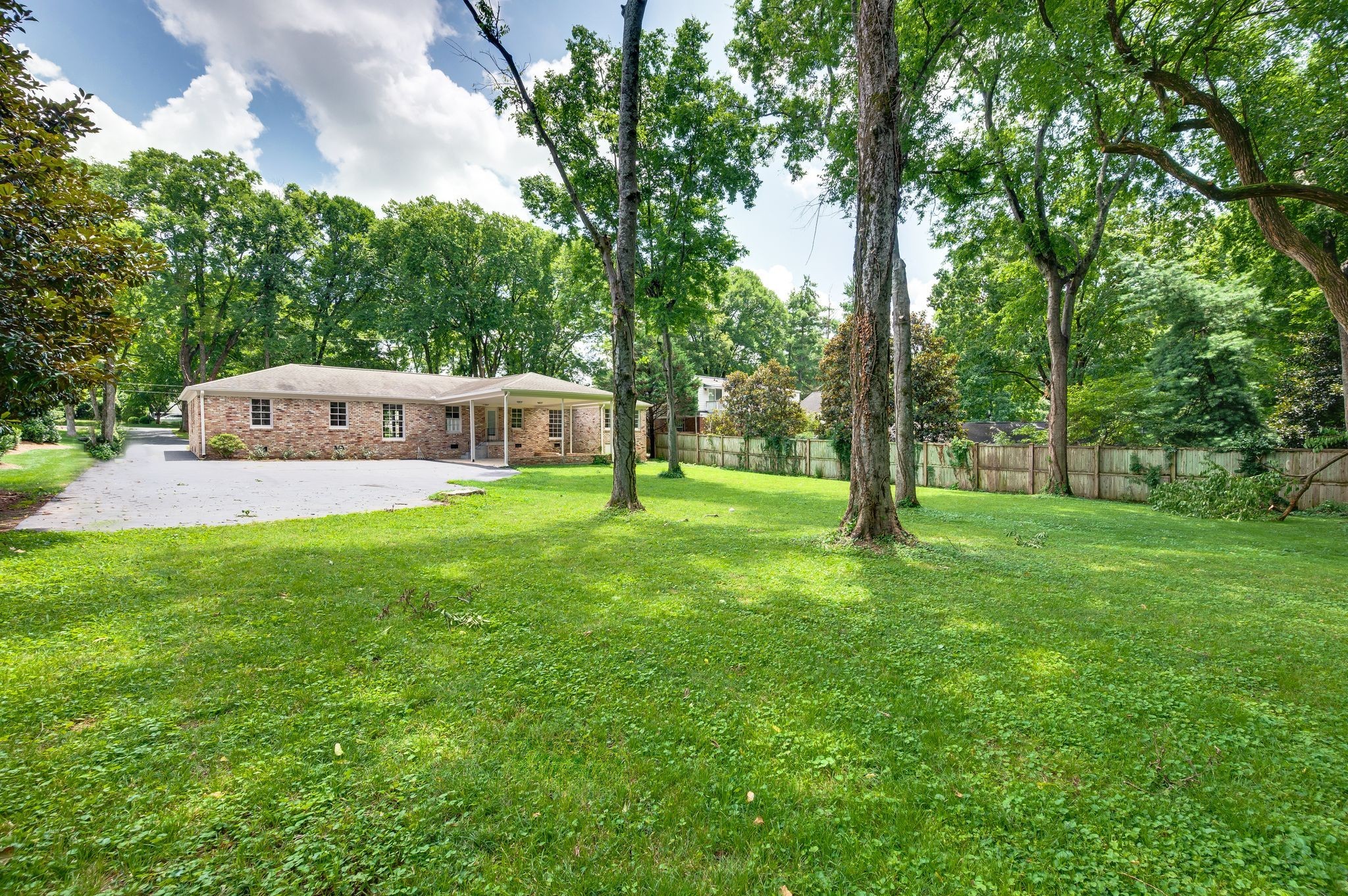 703 Woodleigh Dr Property Photo 22