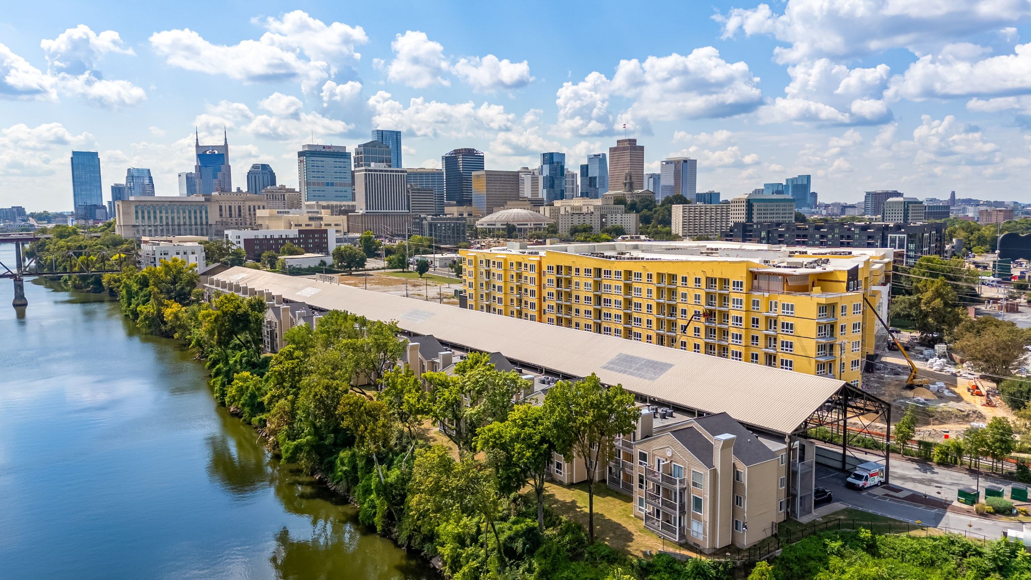 962 1st Ave, N Property Photo 1