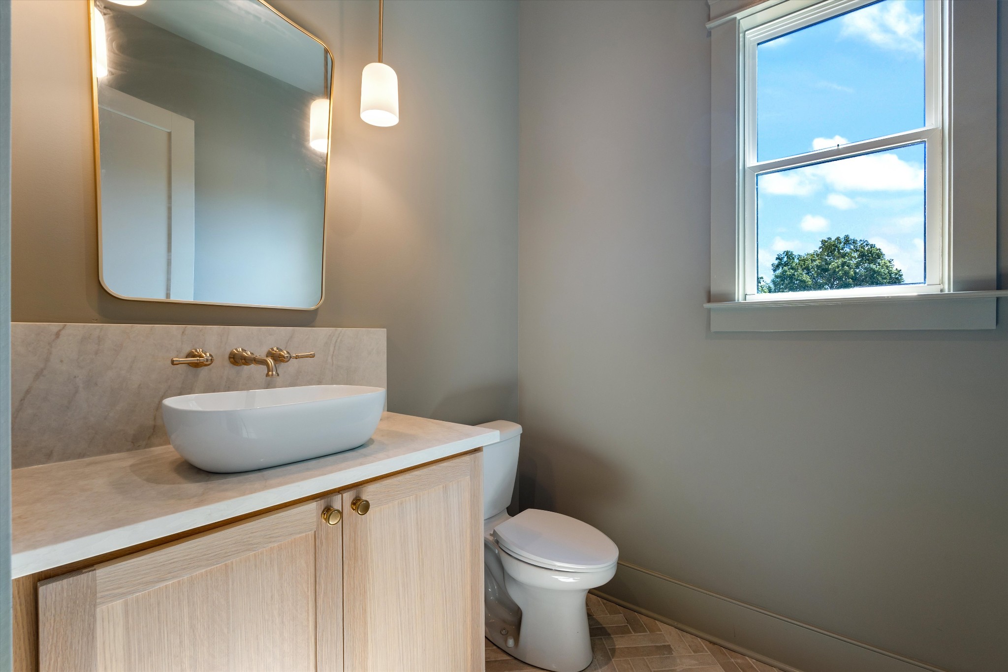 599 American Rd Property Photo 10