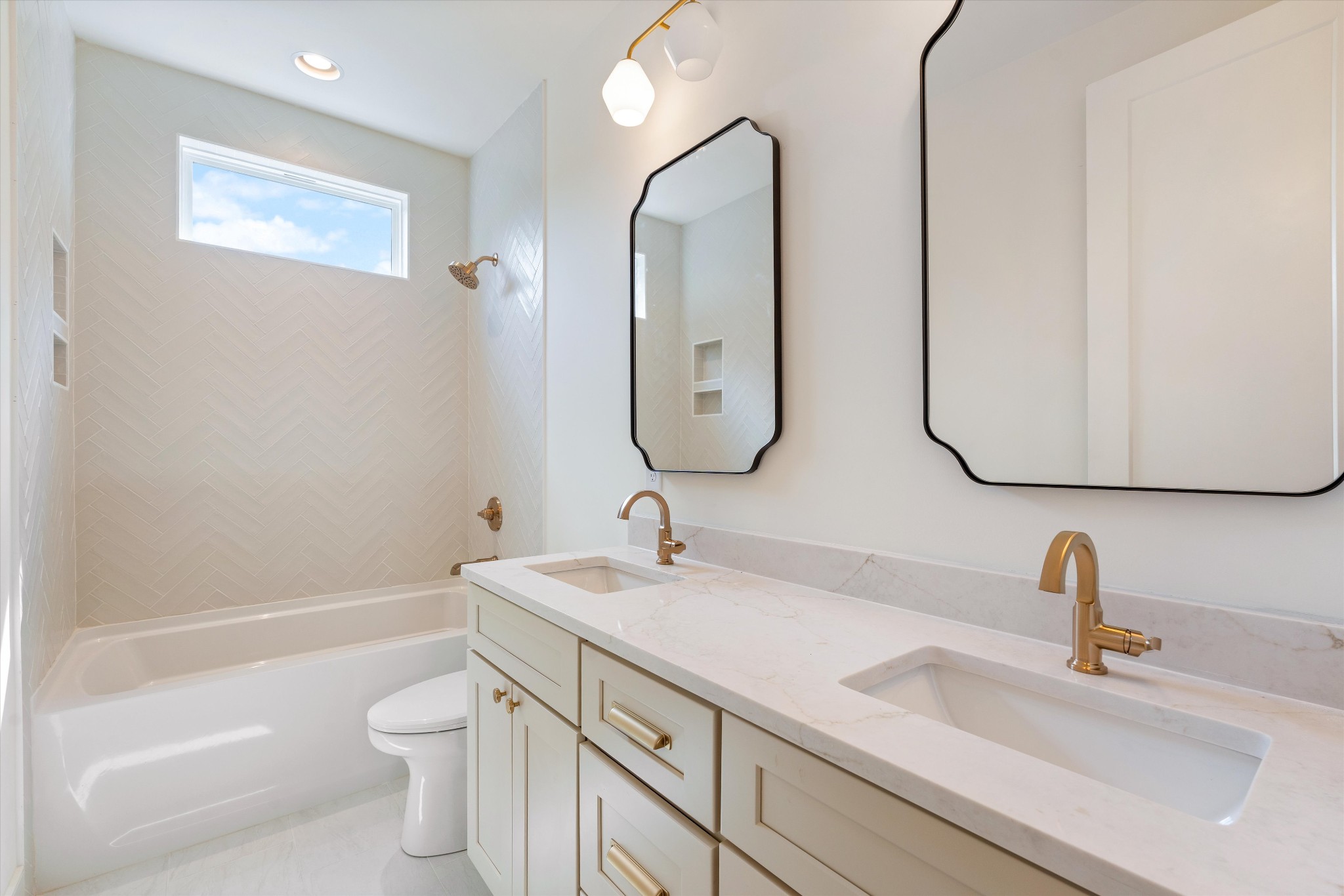 599 American Rd Property Photo 39