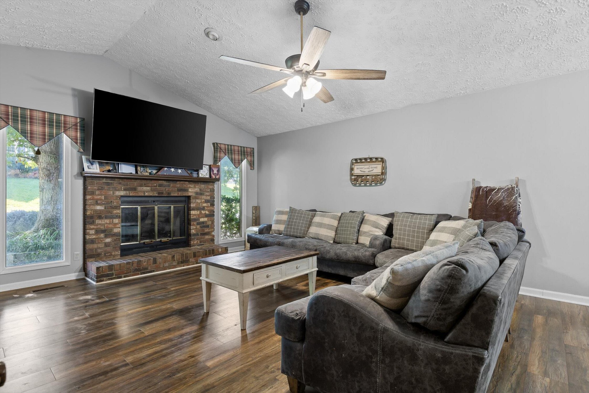 707709 Haven Hill Drive Property Photo 4