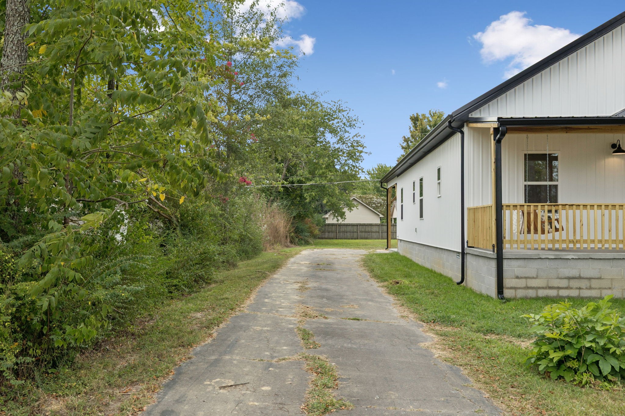 404 W 4th Ave Property Photo 2