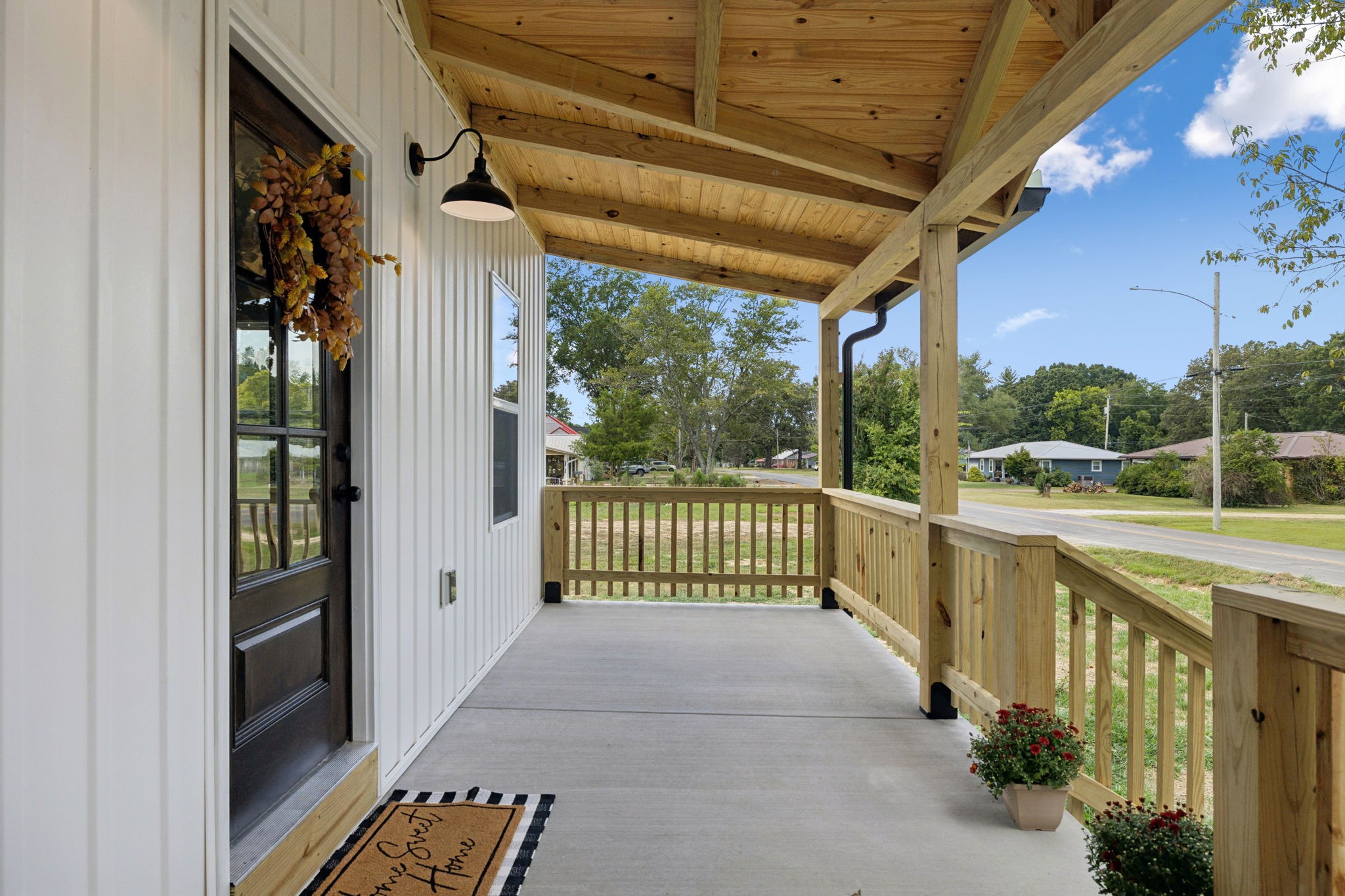 404 W 4th Ave Property Photo 4