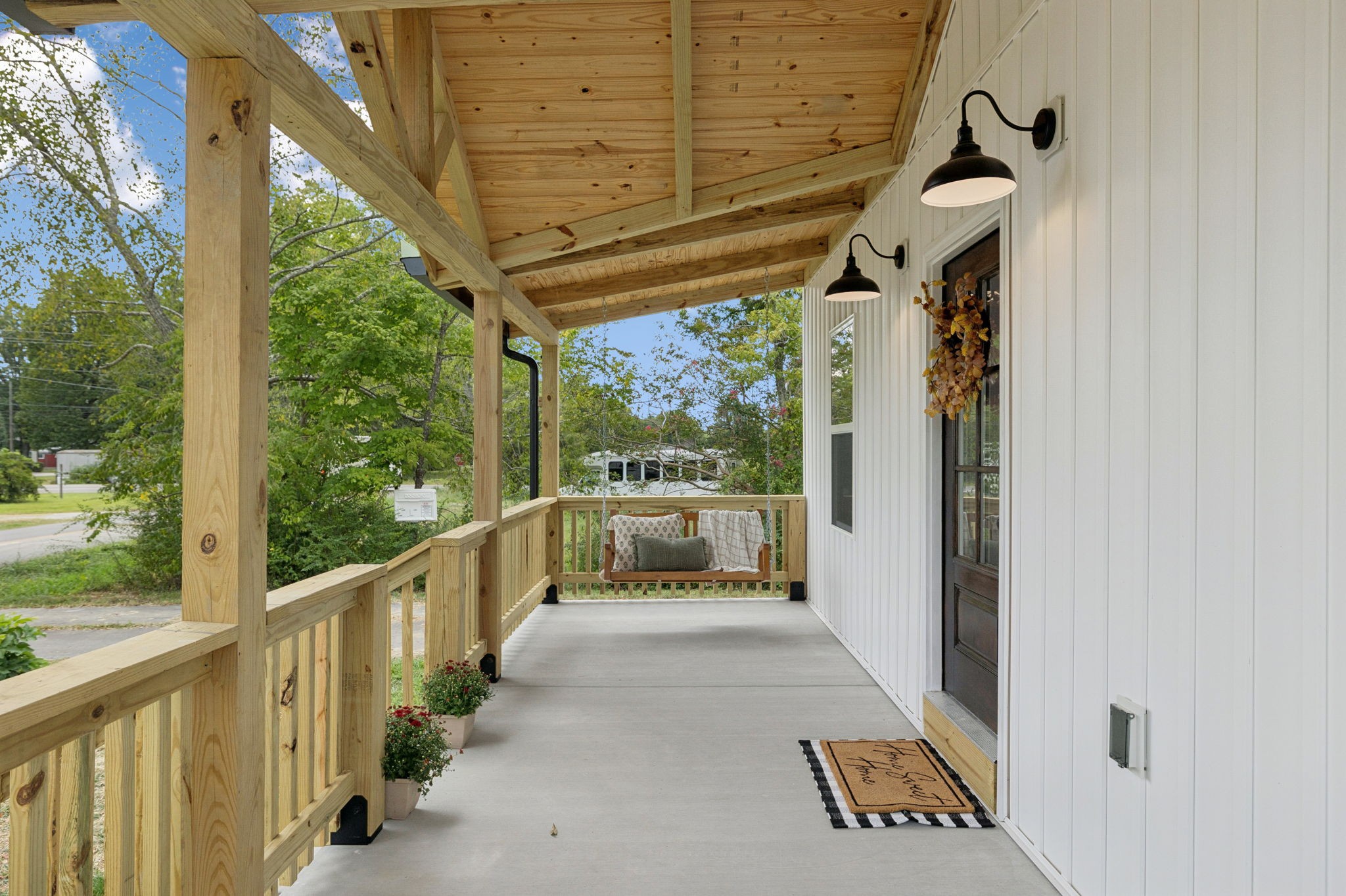 404 W 4th Ave Property Photo 6