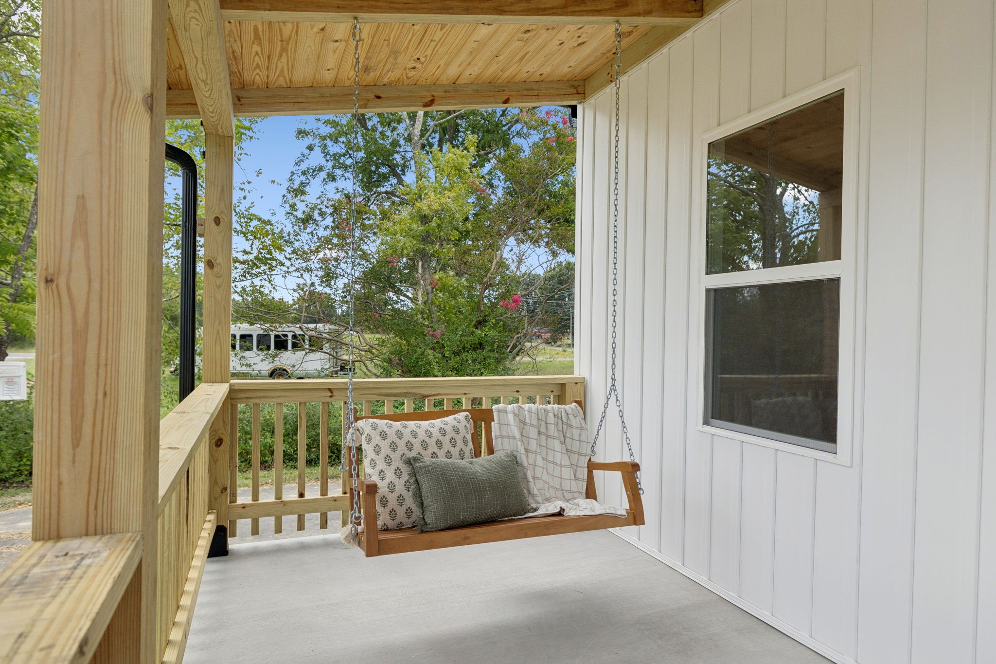 404 W 4th Ave Property Photo 7