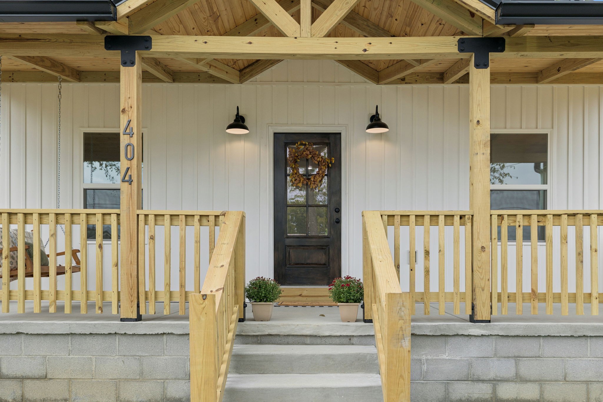 404 W 4th Ave Property Photo 8