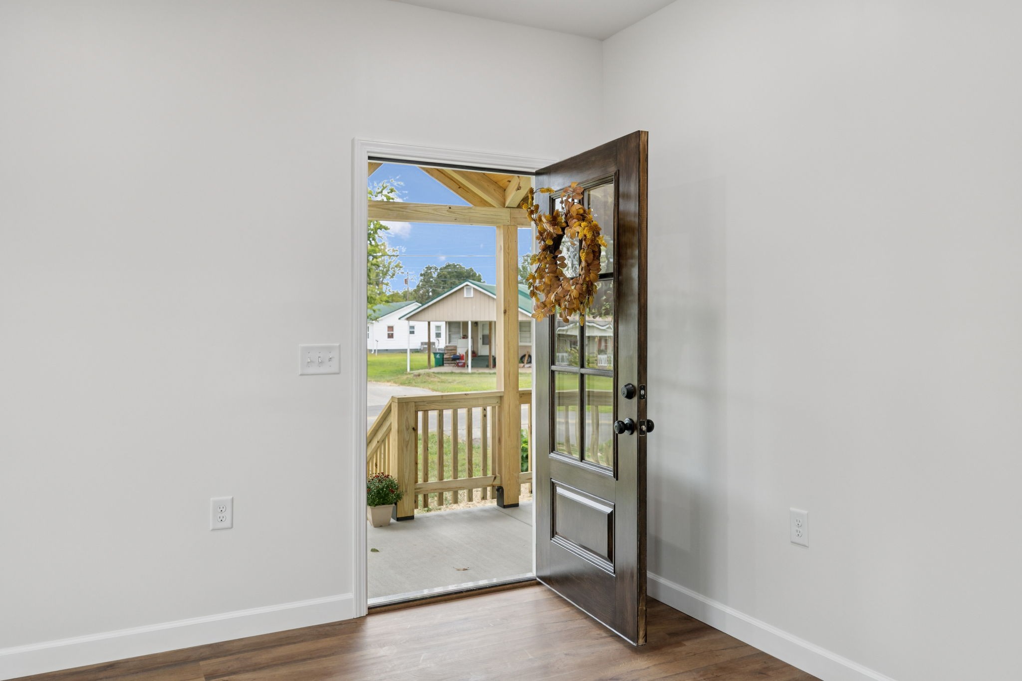 404 W 4th Ave Property Photo 15