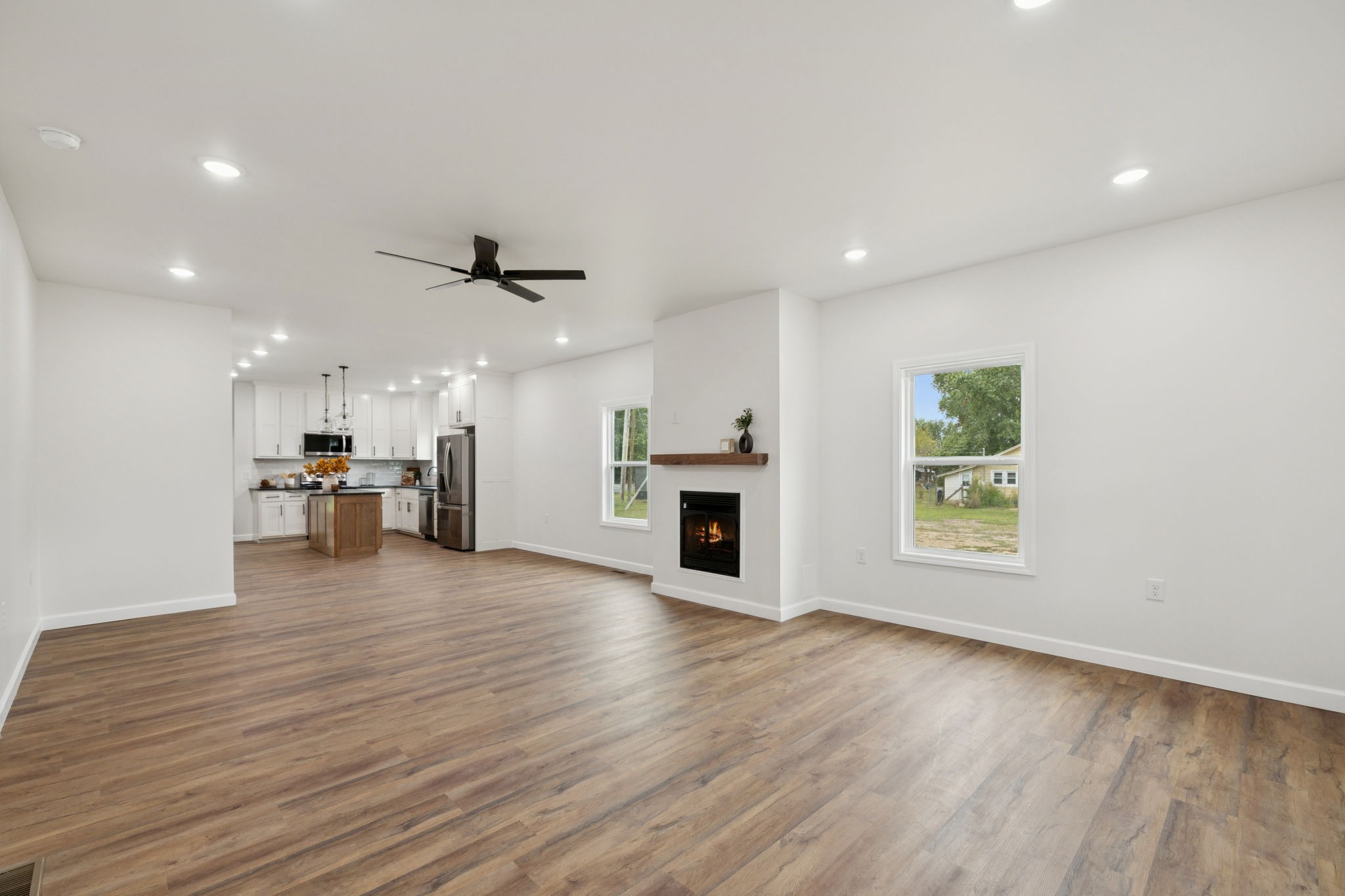 404 W 4th Ave Property Photo 16