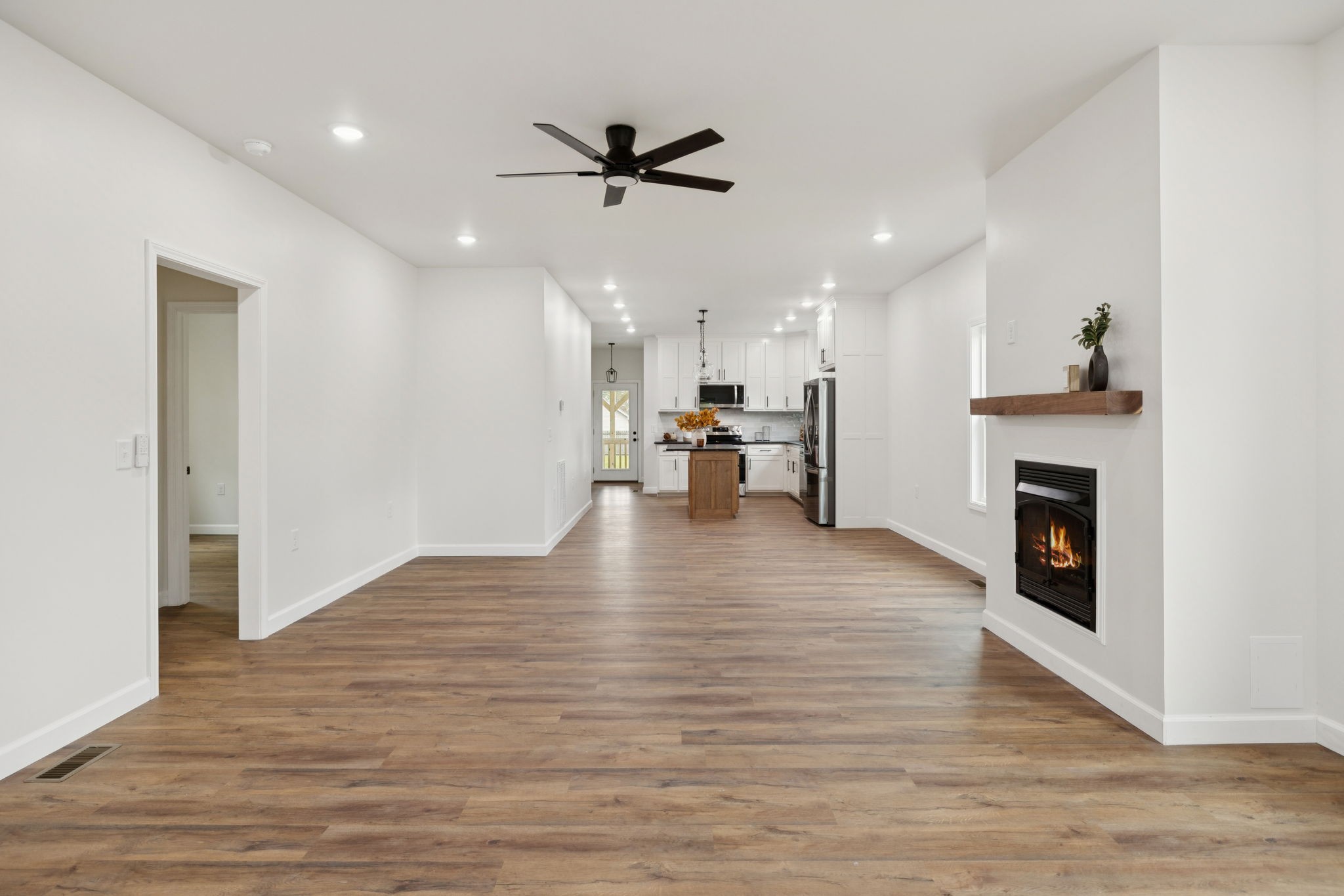 404 W 4th Ave Property Photo 18