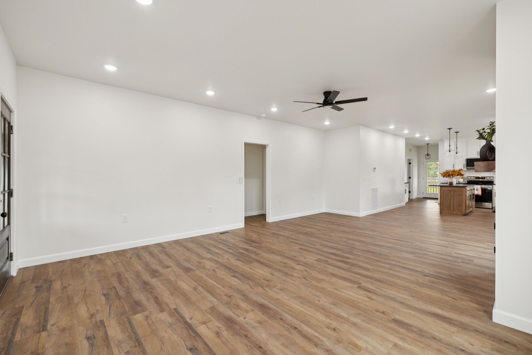 404 W 4th Ave Property Photo 20