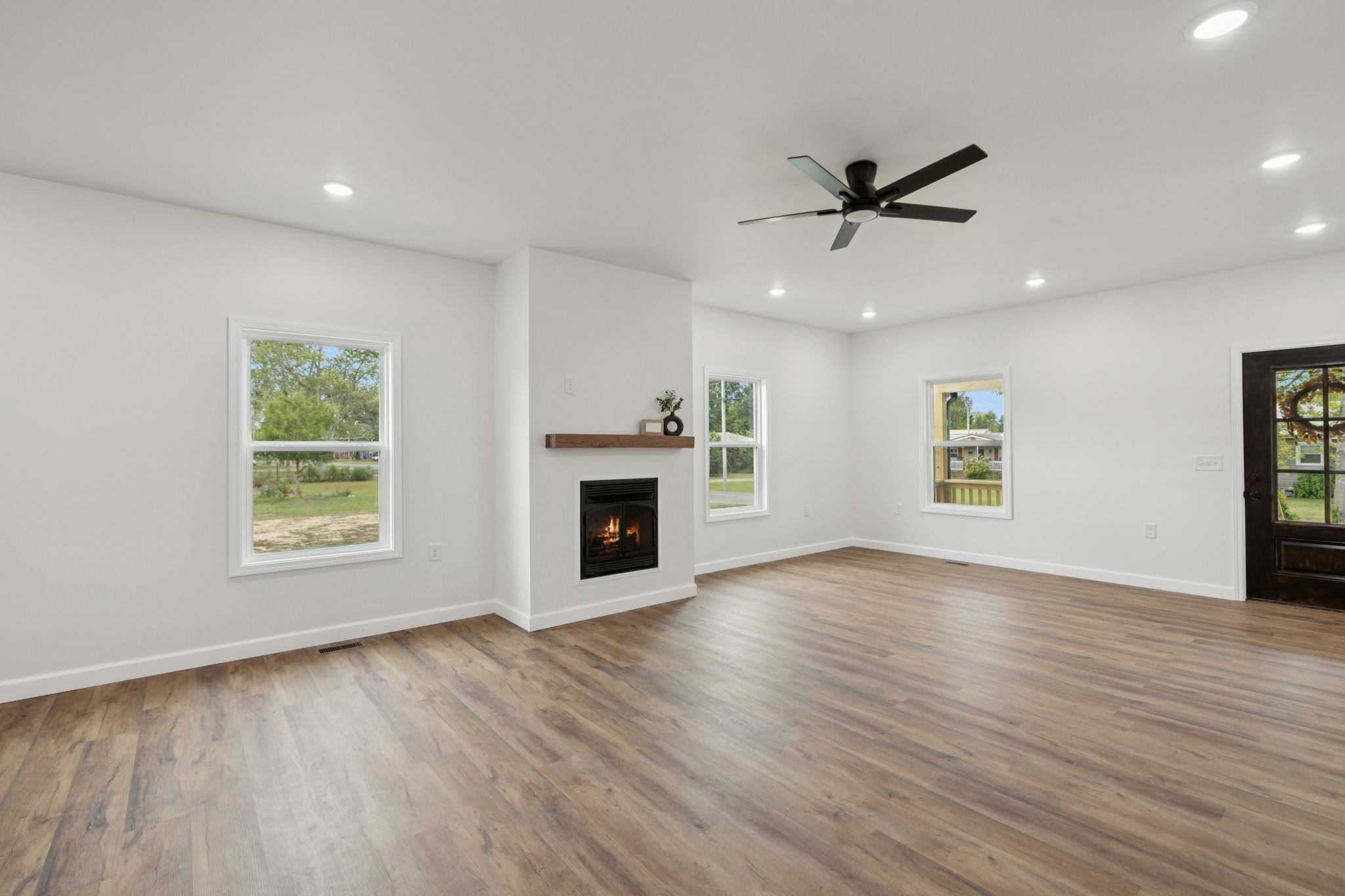 404 W 4th Ave Property Photo 24