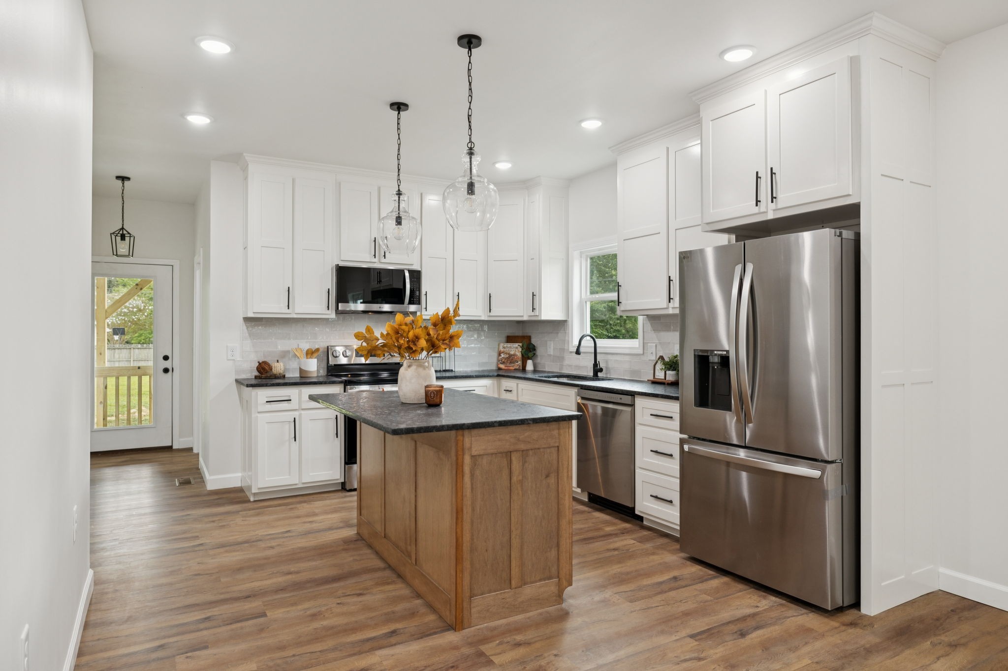 404 W 4th Ave Property Photo 28