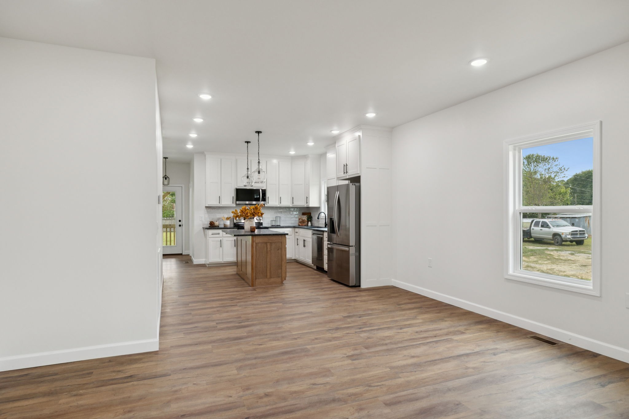 404 W 4th Ave Property Photo 29