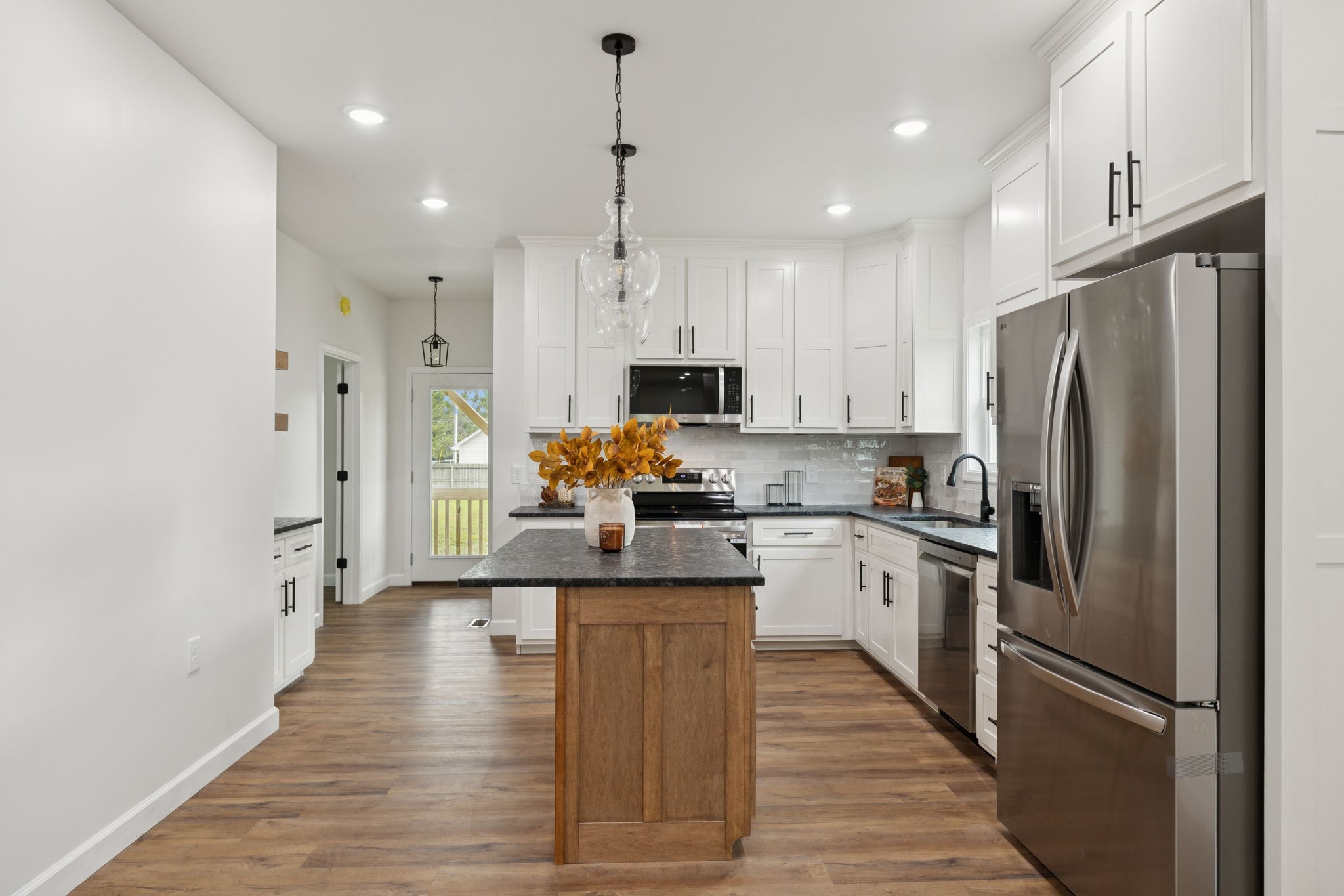 404 W 4th Ave Property Photo 30