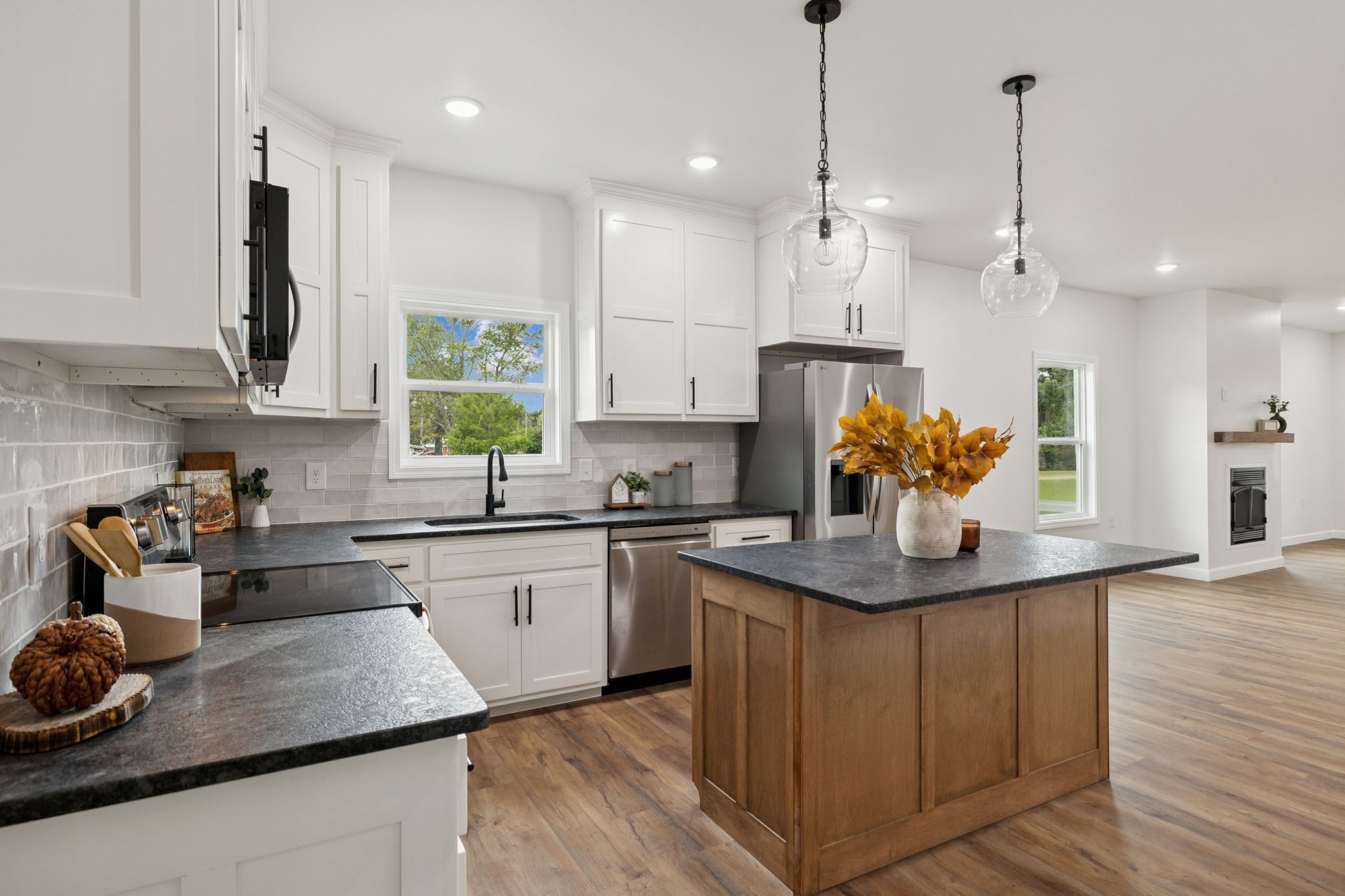 404 W 4th Ave Property Photo 34