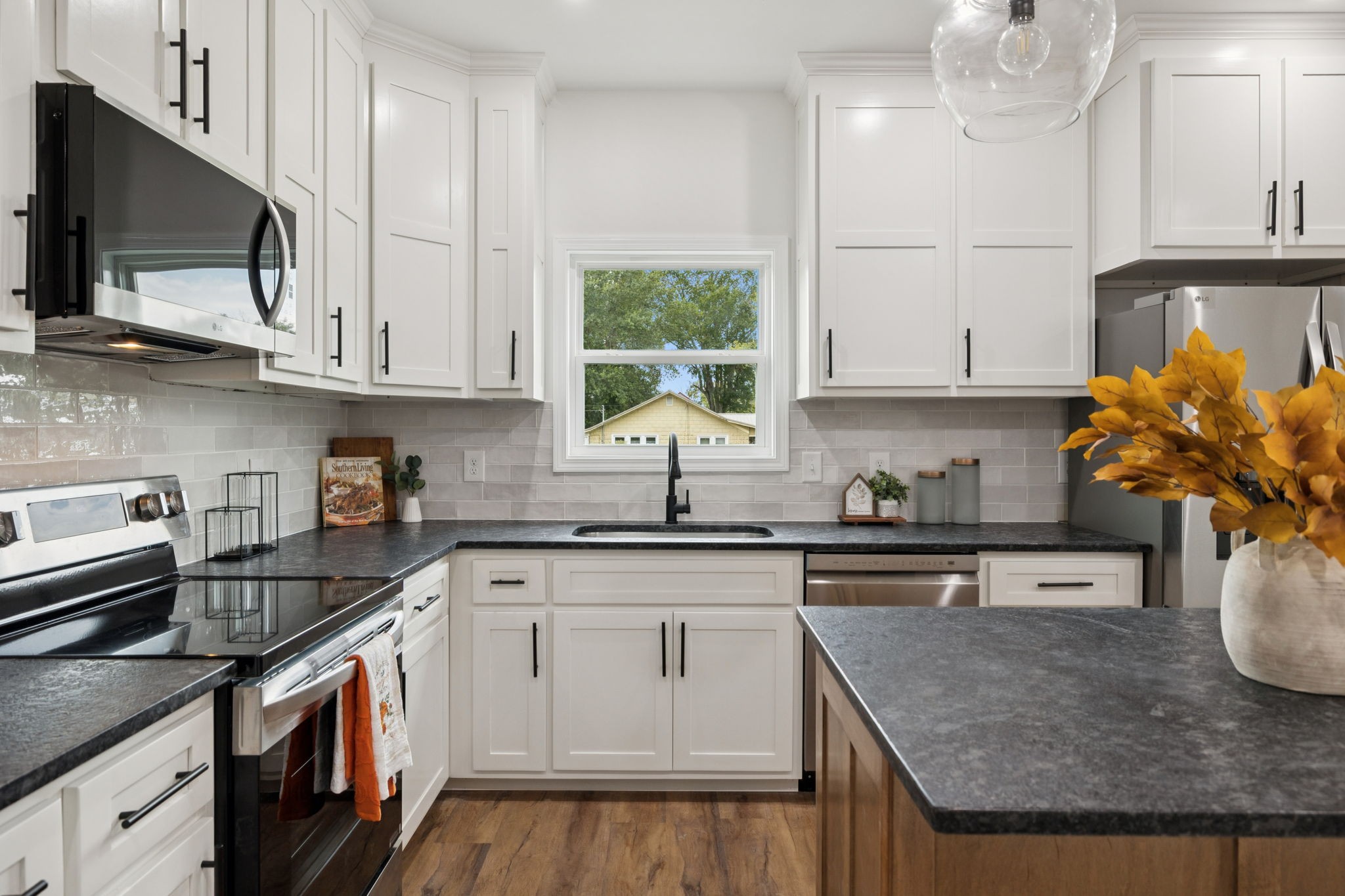 404 W 4th Ave Property Photo 35