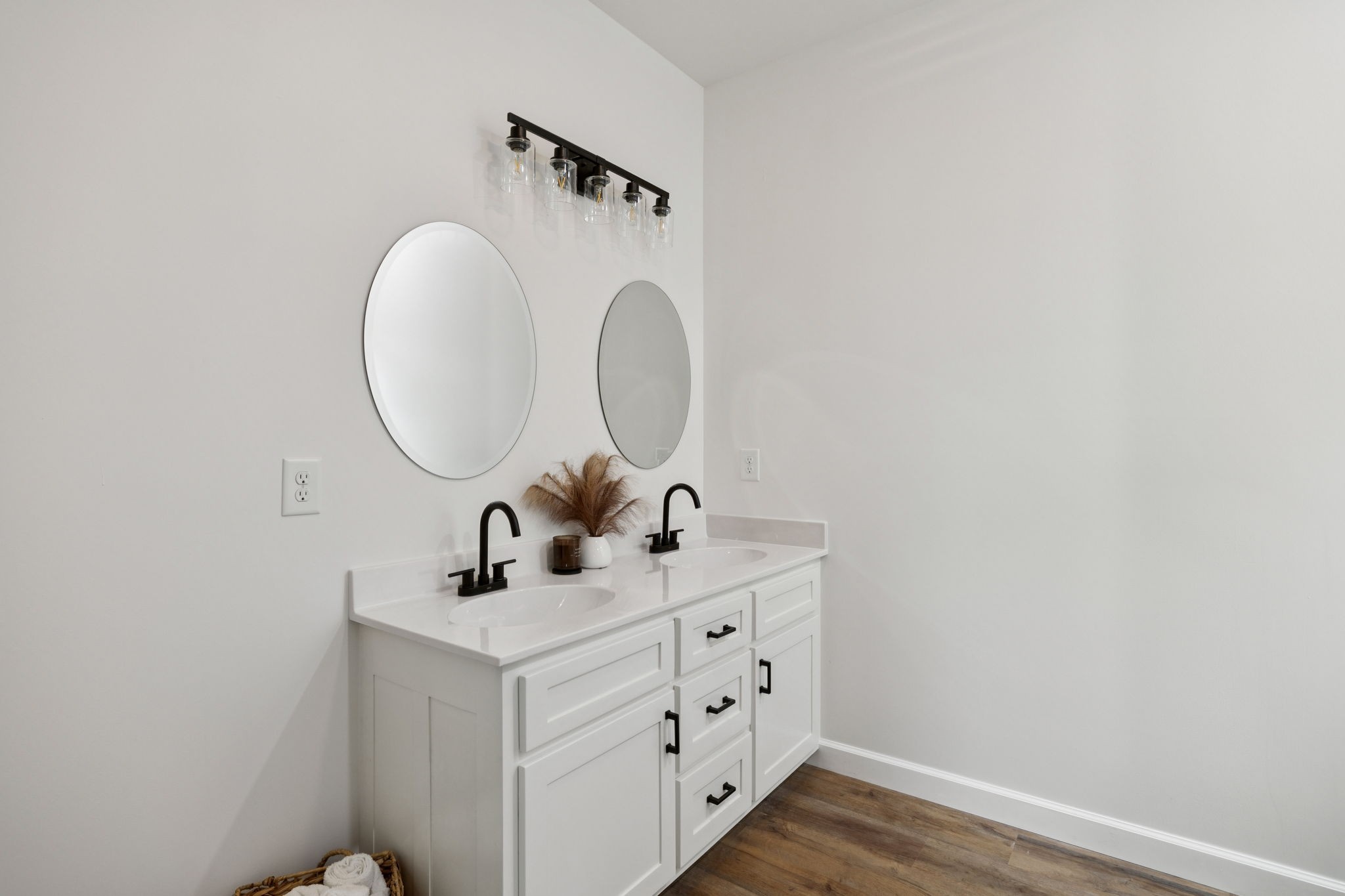 404 W 4th Ave Property Photo 41