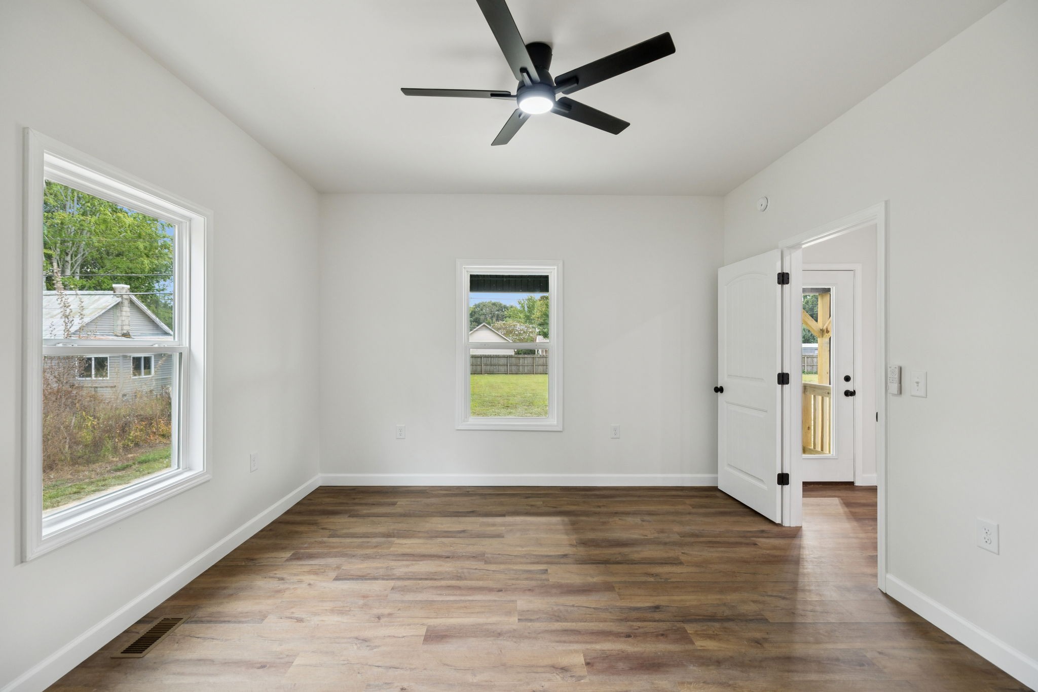 404 W 4th Ave Property Photo 44