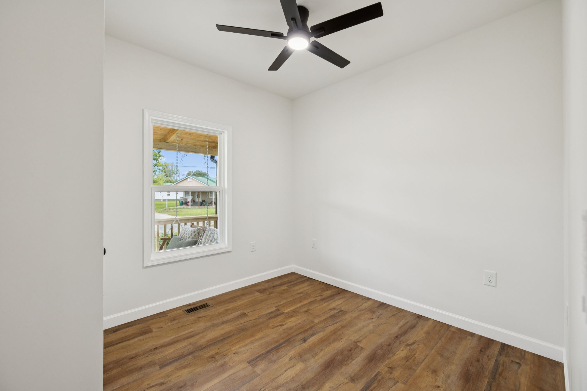 404 W 4th Ave Property Photo 46