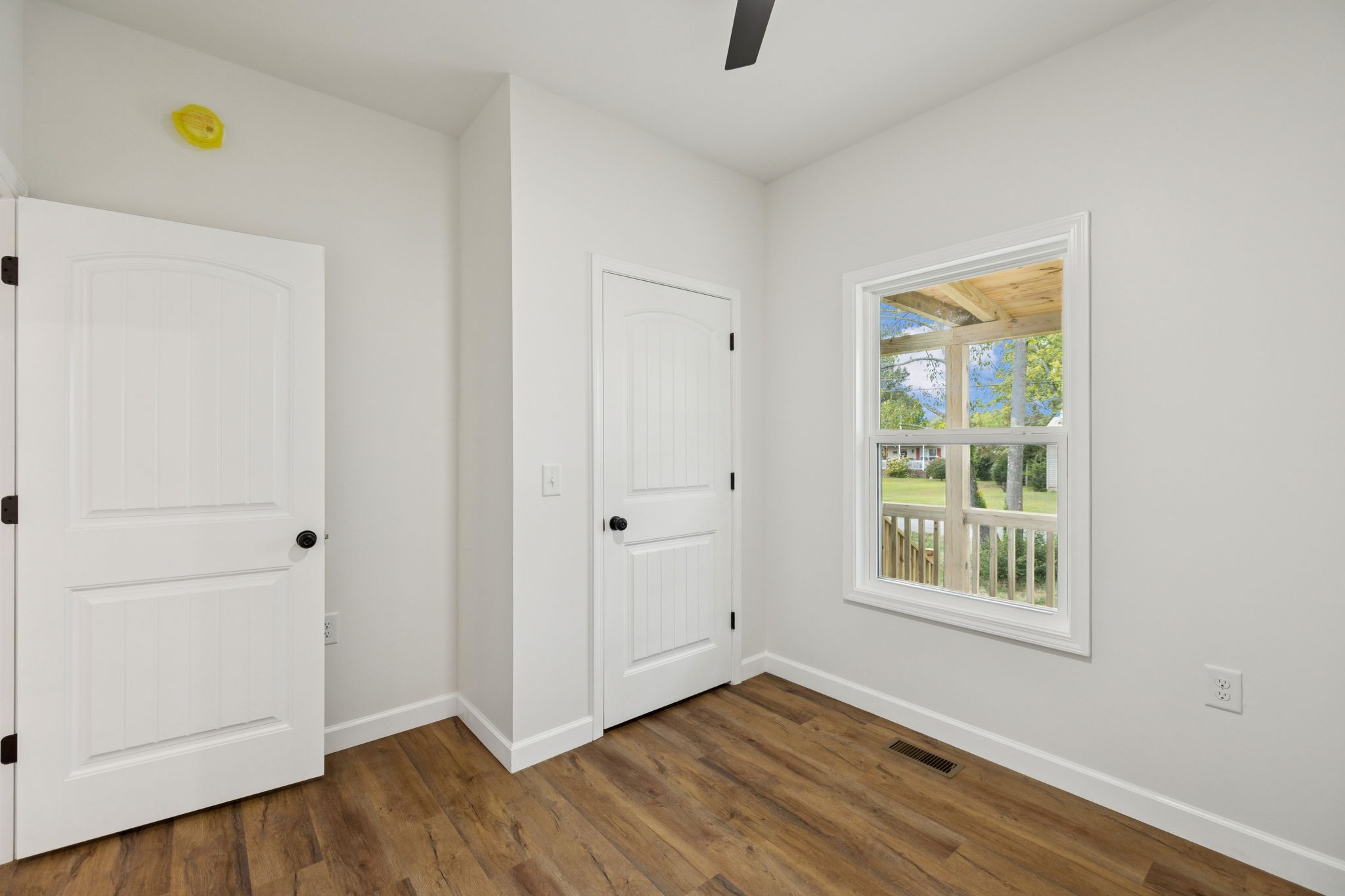 404 W 4th Ave Property Photo 47