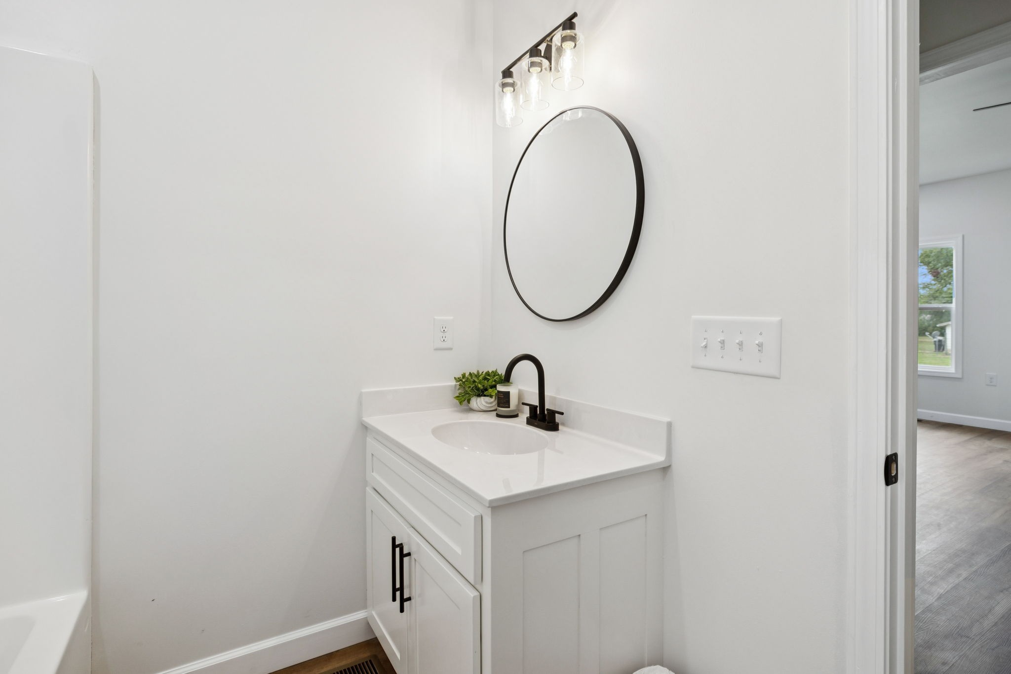 404 W 4th Ave Property Photo 49