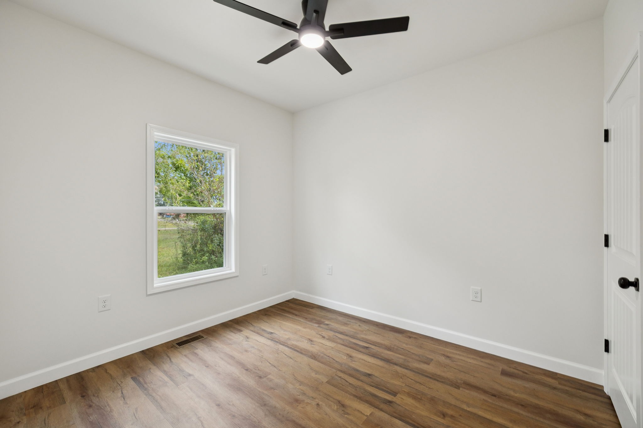 404 W 4th Ave Property Photo 50