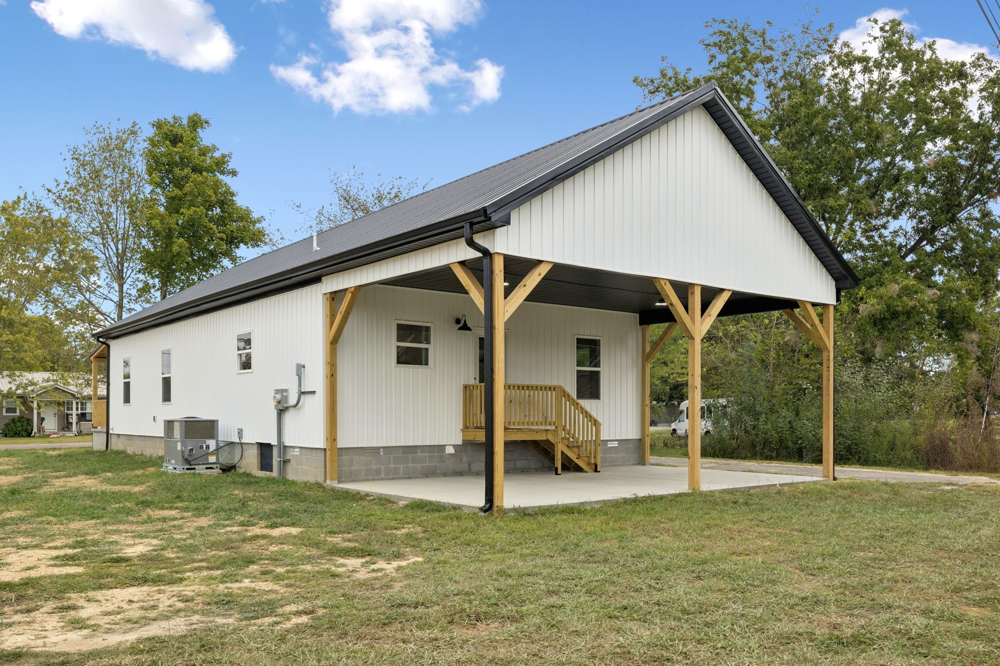 404 W 4th Ave Property Photo 55