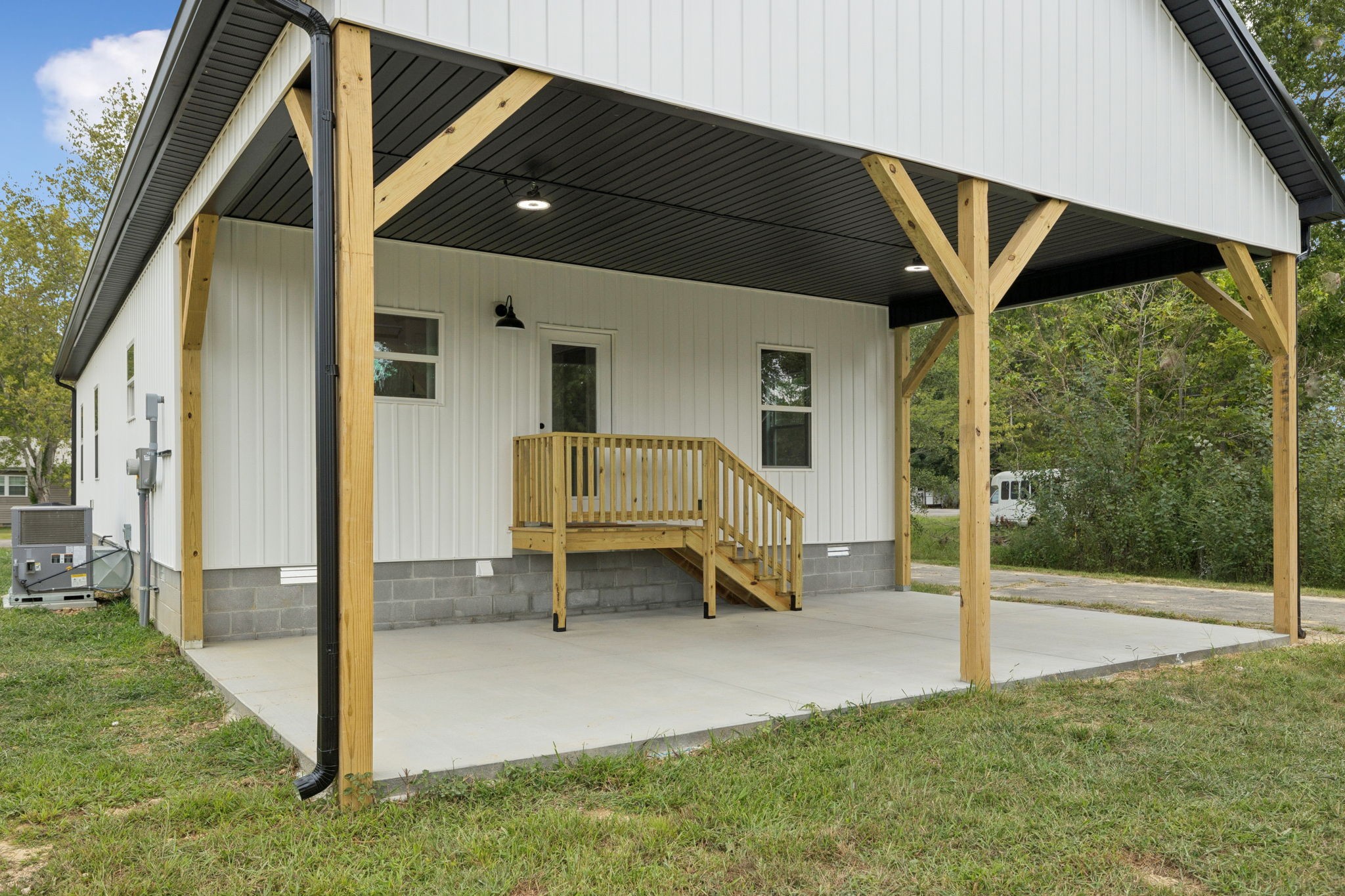 404 W 4th Ave Property Photo 58