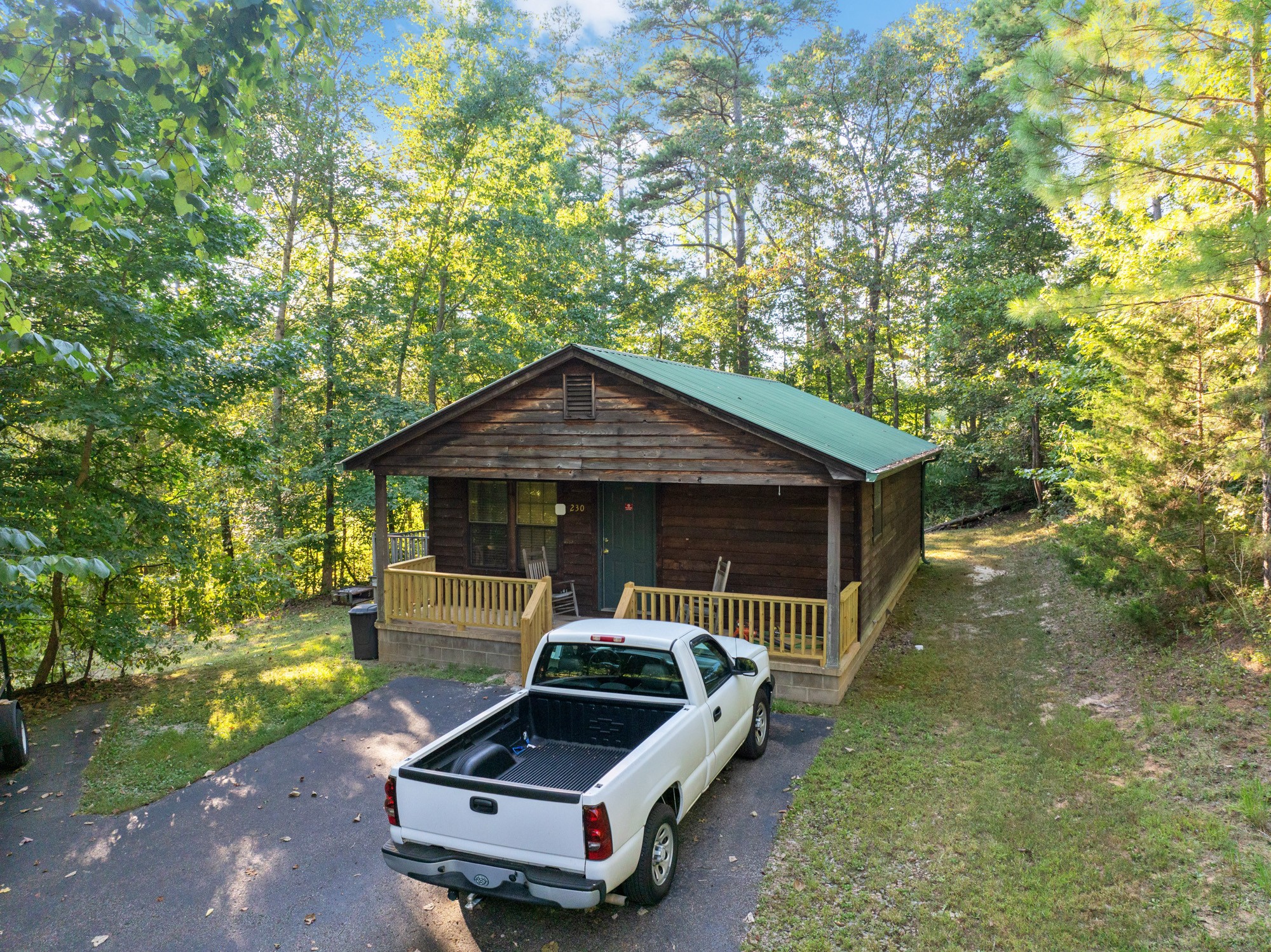 115 Chalet Ln Property Photo 11