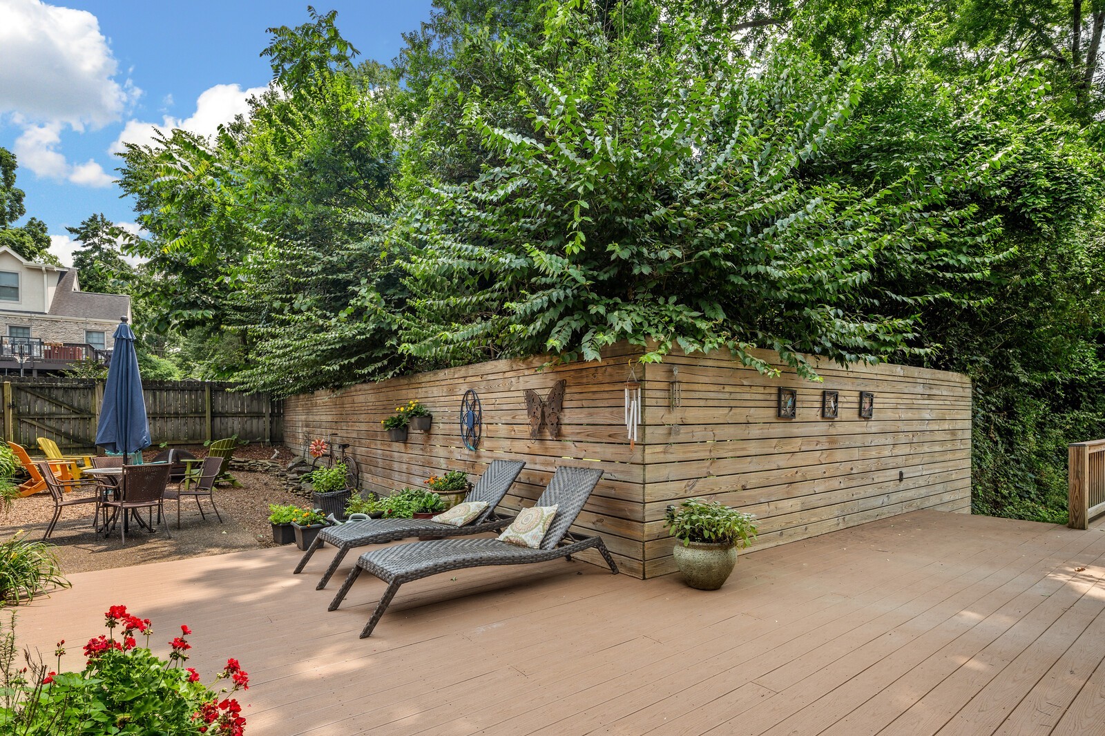 4189 Belmont Park Ter Property Photo 2