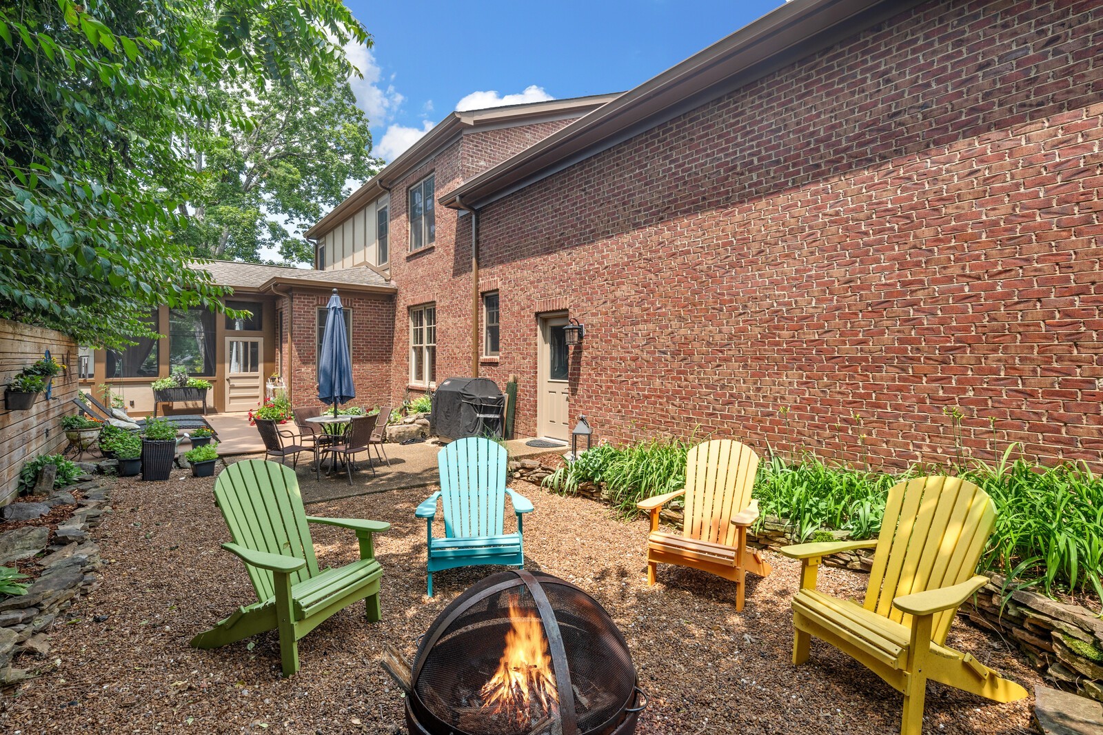 4189 Belmont Park Ter Property Photo 3