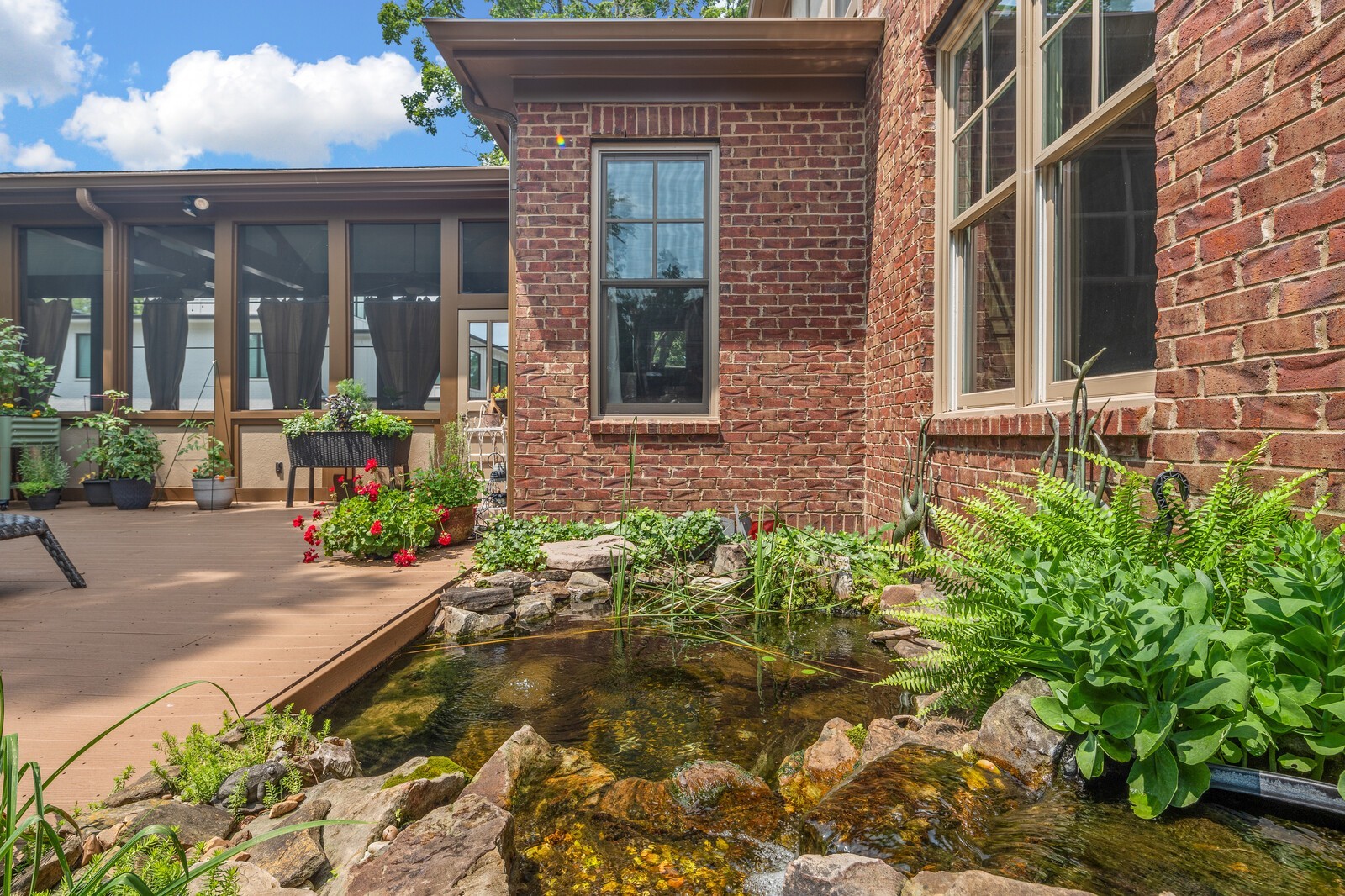 4189 Belmont Park Ter Property Photo 6