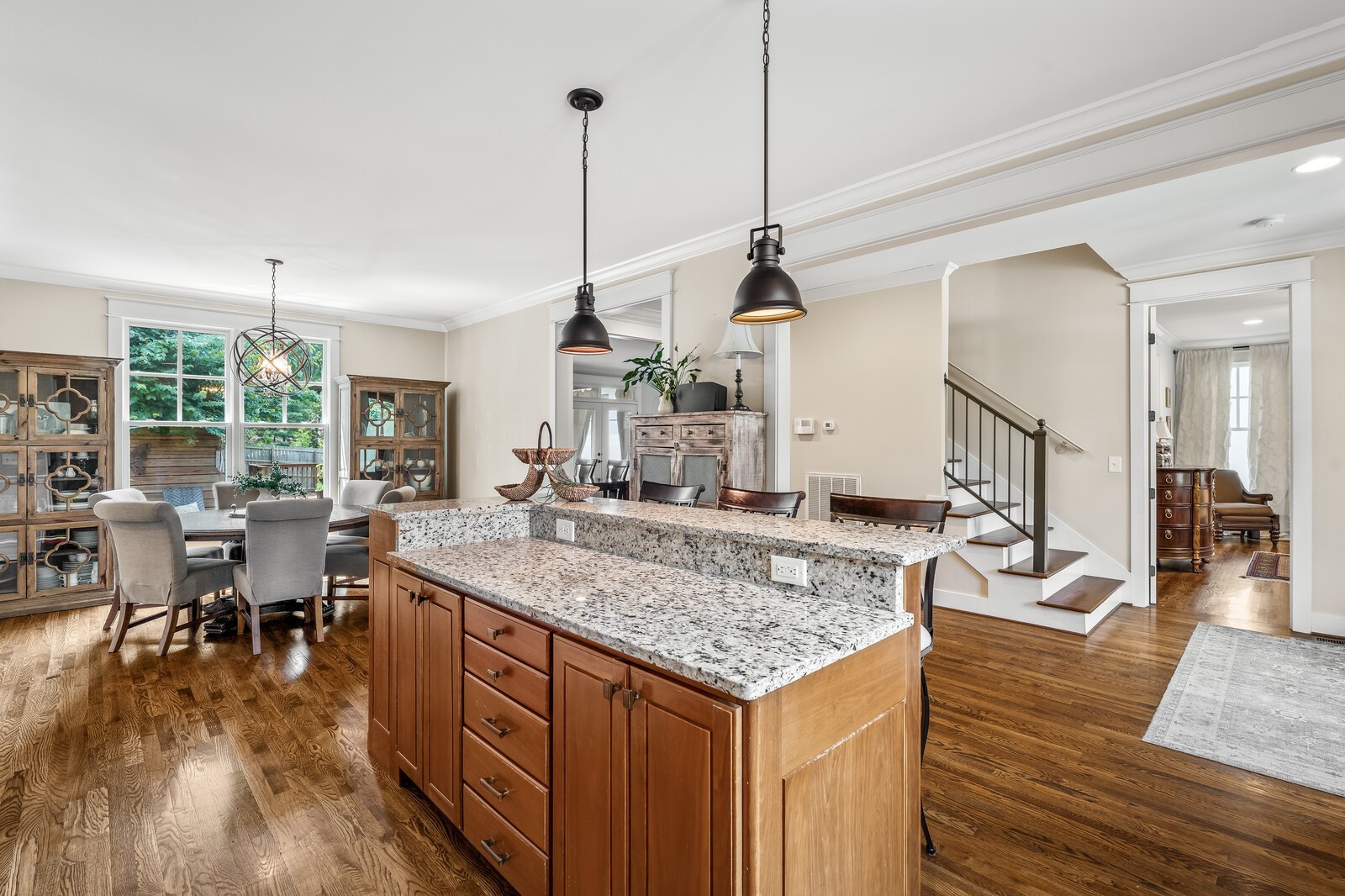 4189 Belmont Park Ter Property Photo 11