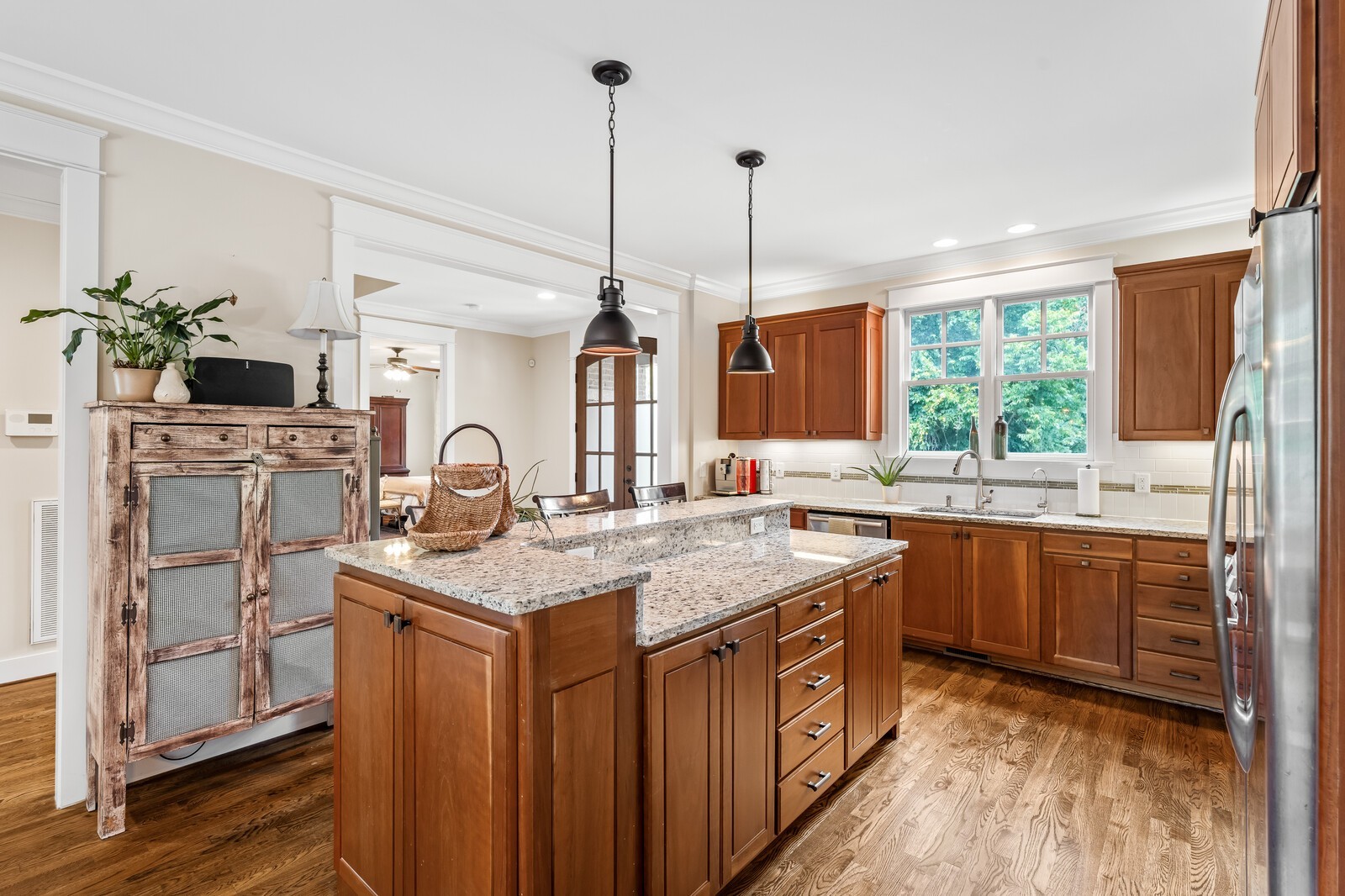 4189 Belmont Park Ter Property Photo 13