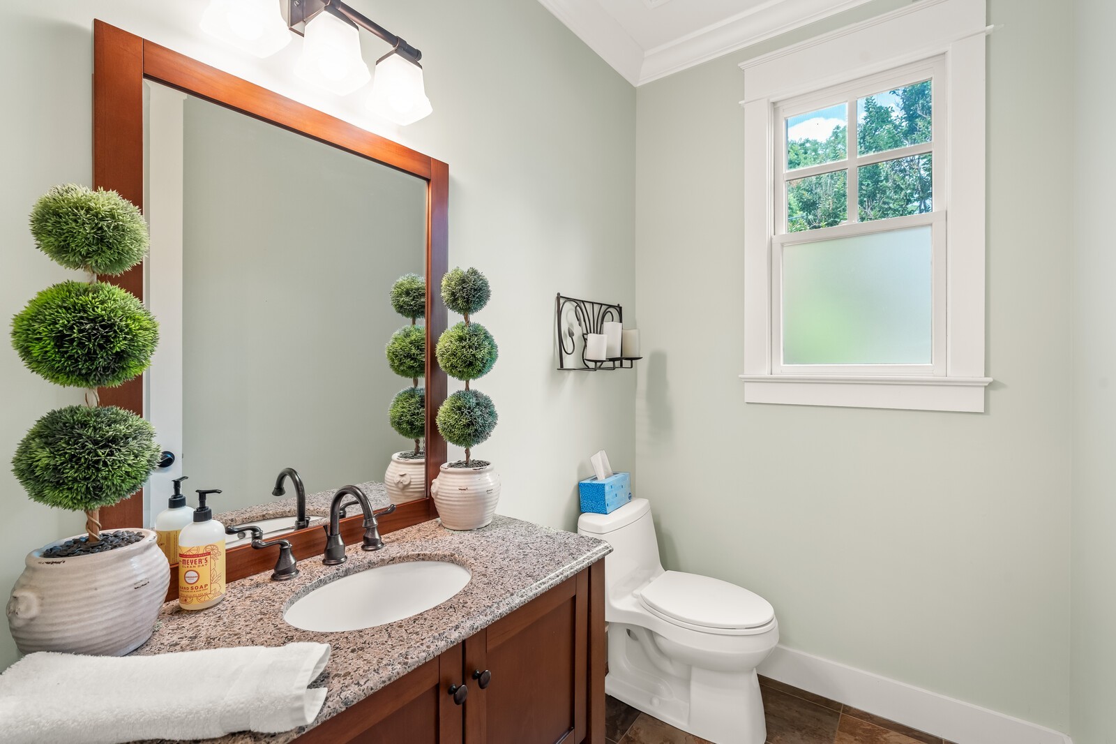 4189 Belmont Park Ter Property Photo 25