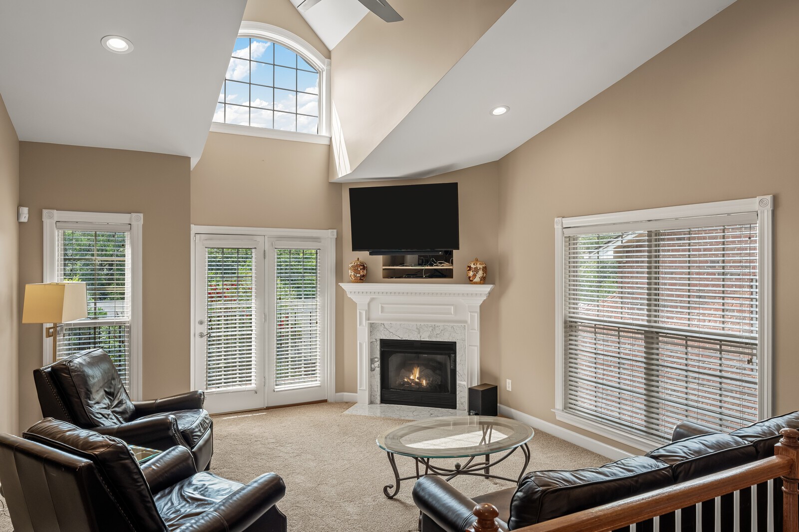 320 Riverstone Blvd Property Photo 1