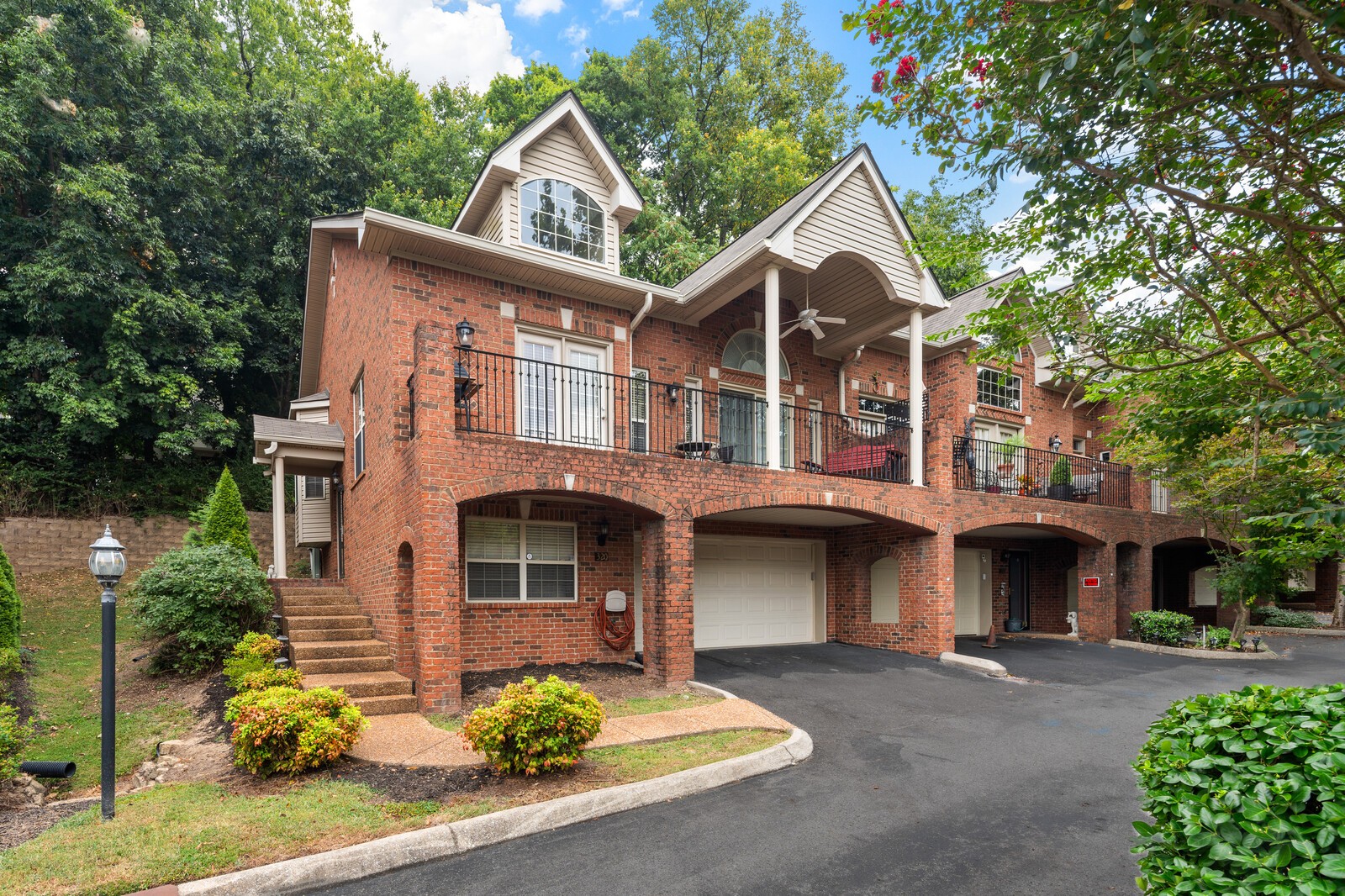 320 Riverstone Blvd Property Photo 3