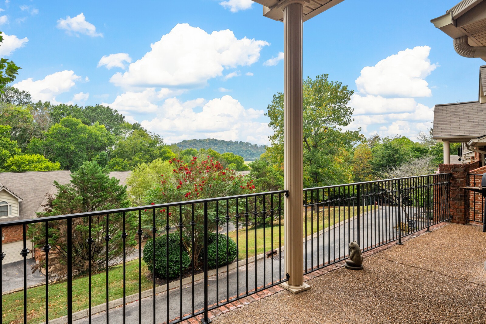 320 Riverstone Blvd Property Photo 4