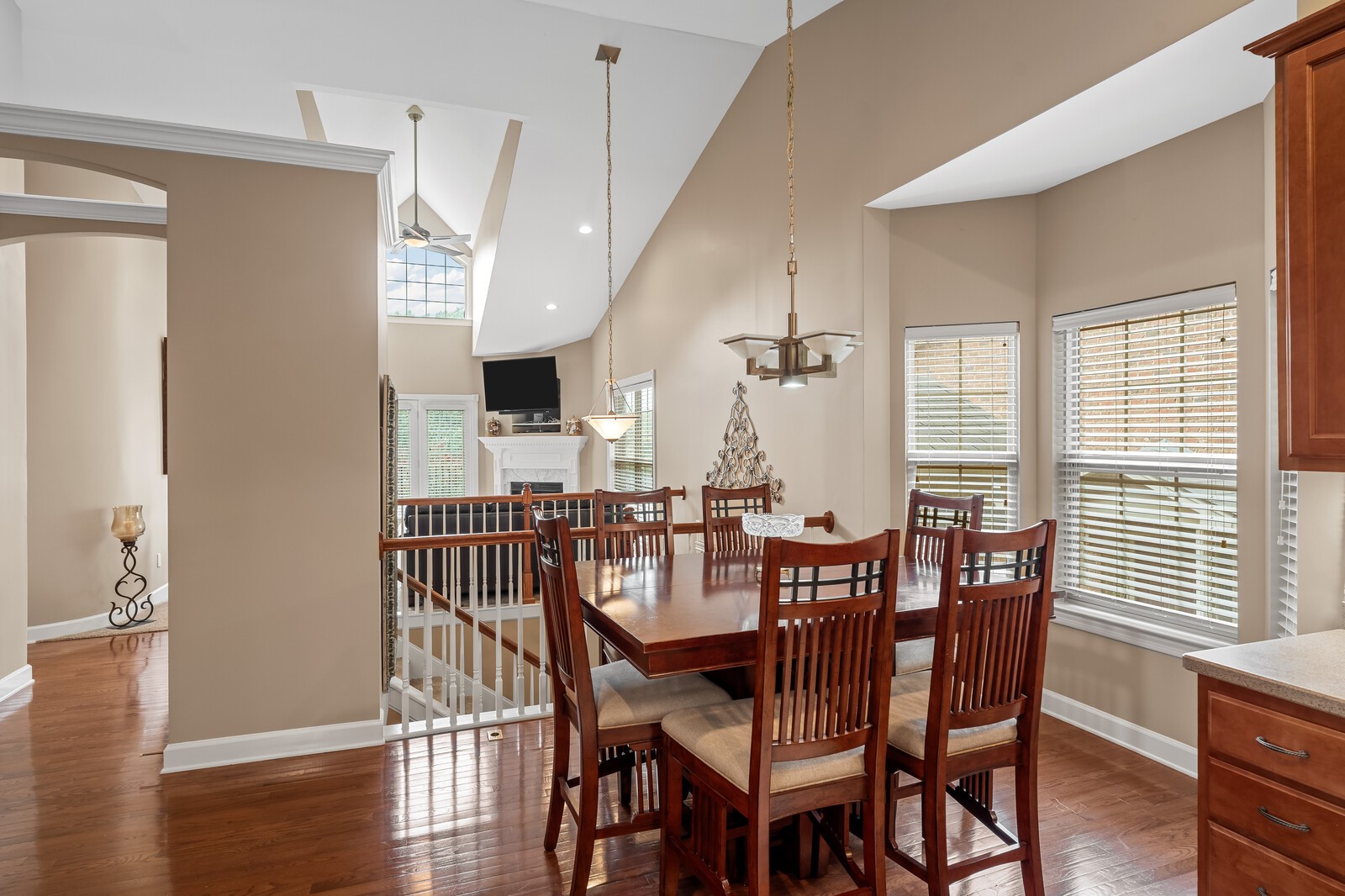 320 Riverstone Blvd Property Photo 9